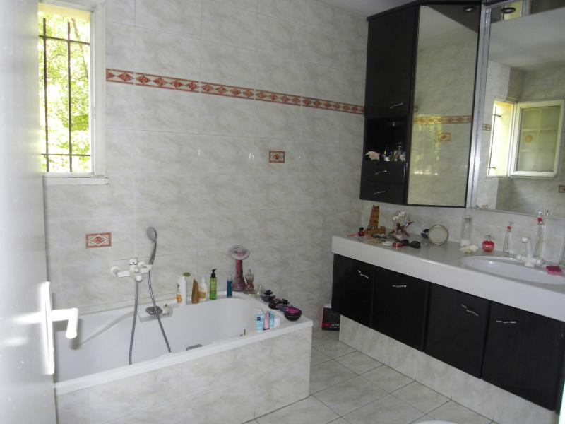 A vendre à Carnoux en Provence villa de type 4 avec vue mer, 120 m² habitables + garage