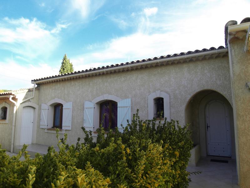 A vendre villa t5 de plain-pied avec piscine et garage Marseille 13013, I.U.T St Jérôme