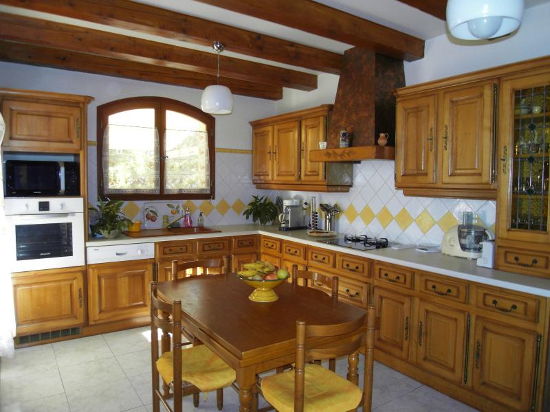 A vendre villa t5 de plain-pied avec piscine et garage Marseille 13013, I.U.T St Jérôme