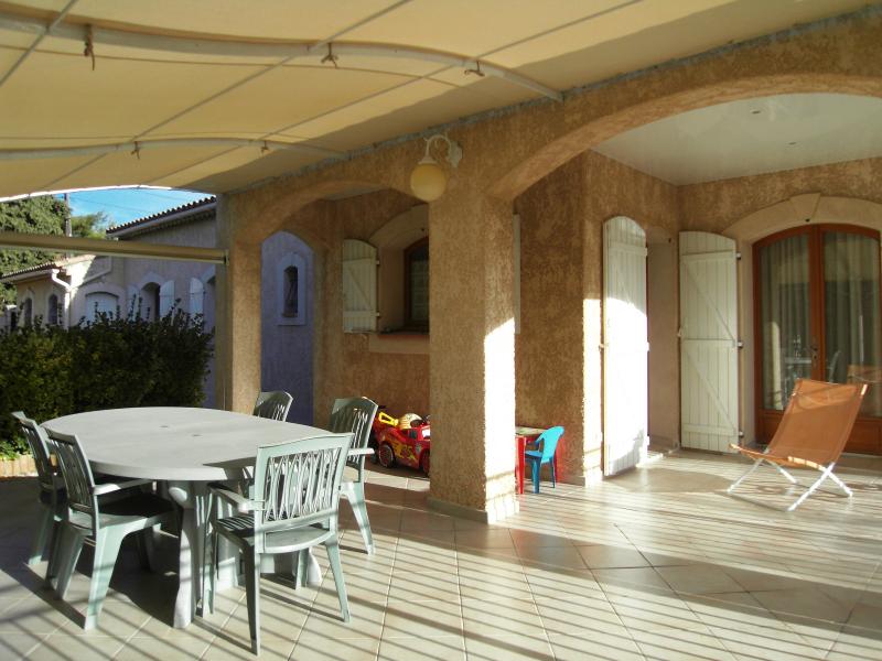 A vendre villa t5 de plain-pied avec piscine et garage Marseille 13013, I.U.T St Jérôme