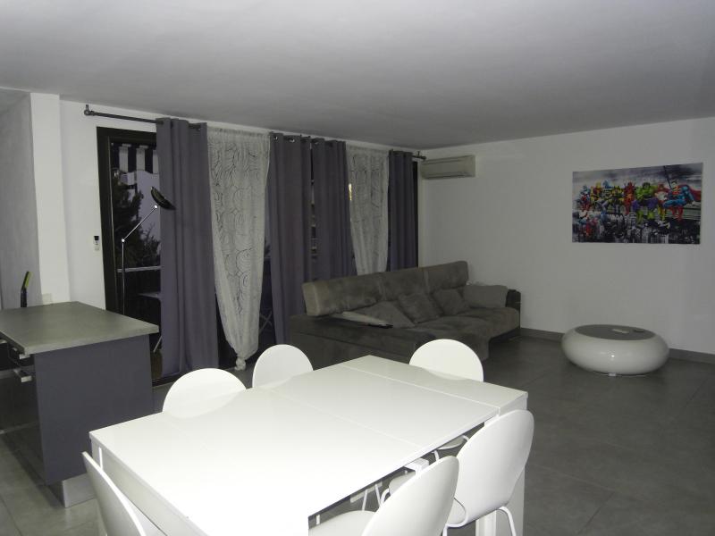 A la vente appartement t3 de 81 m² à Montolivet Marseille 12e, parfait état