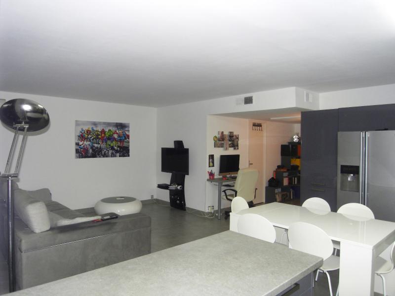 A la vente appartement t3 de 81 m² à Montolivet Marseille 12e, parfait état