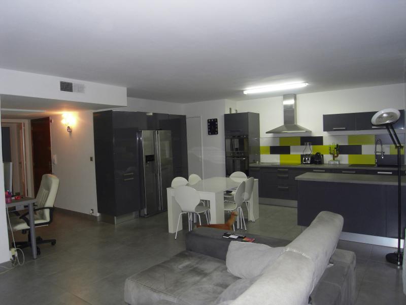 A la vente appartement t3 de 81 m² à Montolivet Marseille 12e, parfait état