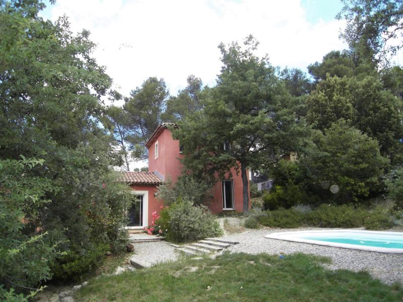 A la vente maison de type 5 à Belcodène 13720, piscine, garage, atelier