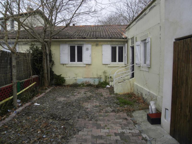 Au centre du village de Saint Barnabé Marseille 13012 maison à rénover à vendre