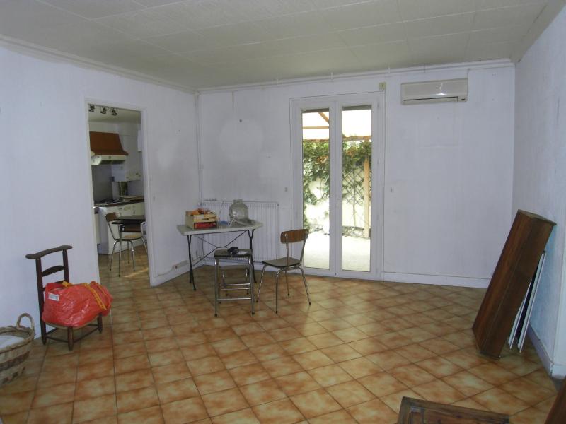 Au centre du village de Saint Barnabé Marseille 13012 maison à rénover à vendre