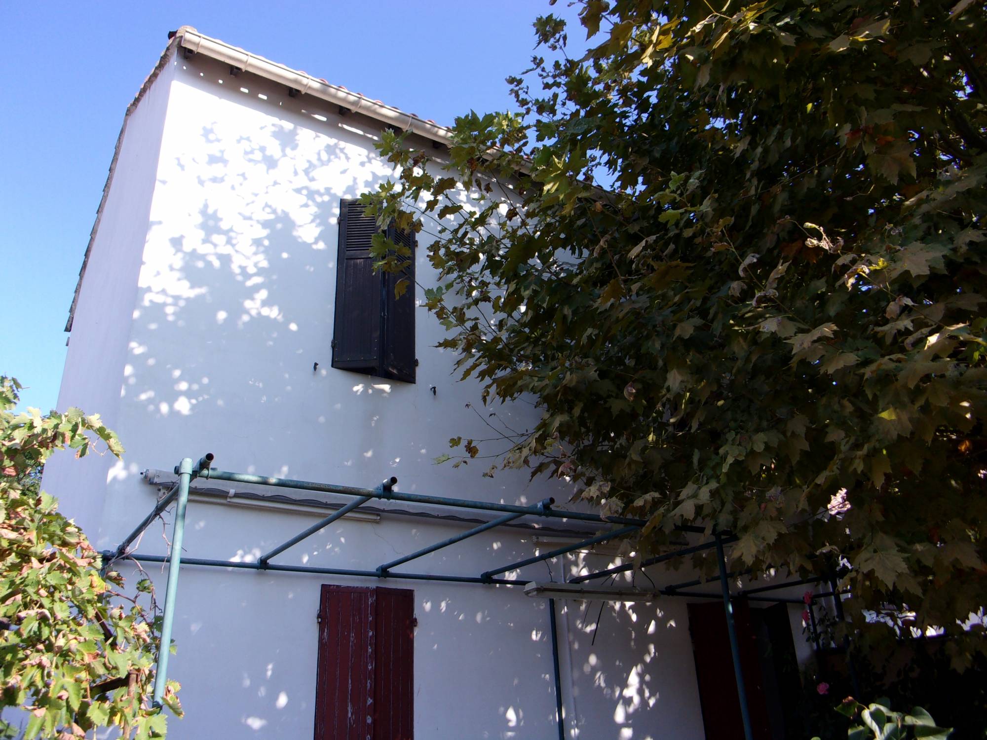 A vendre plan de cuques 13380 Maison 3 pièces avec garage et jardin