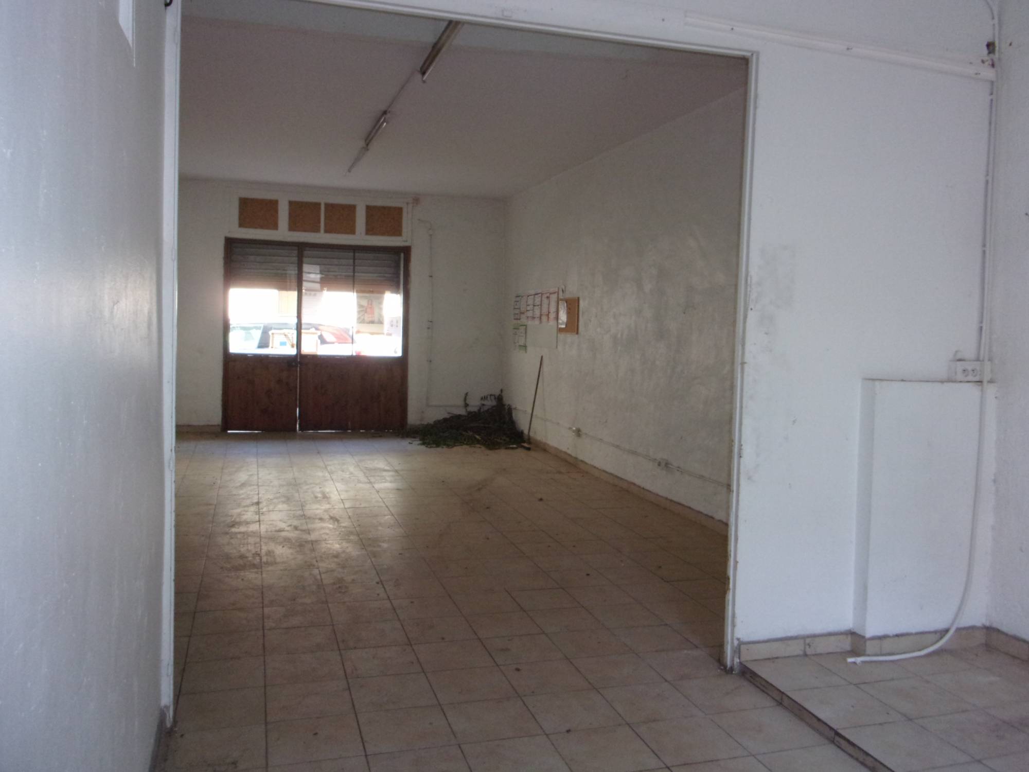 A vendre Local professionnel 70m² avec cour et dépendance Belle de mai 13003 Marseille
