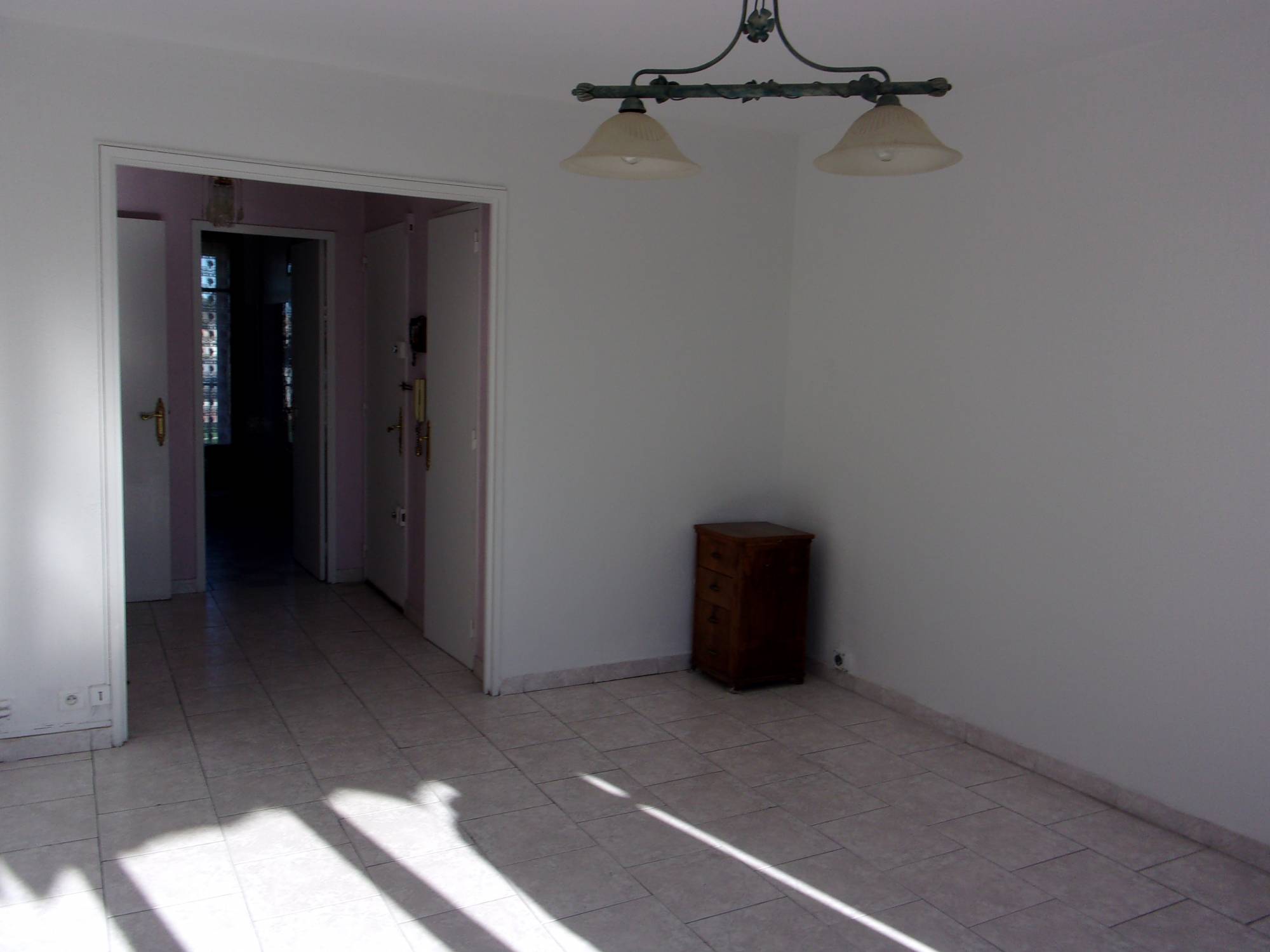 A vendre Appartement 3 pièces avec balcon et cave sur le secteur de Pont de vivaux 13010 Marseille