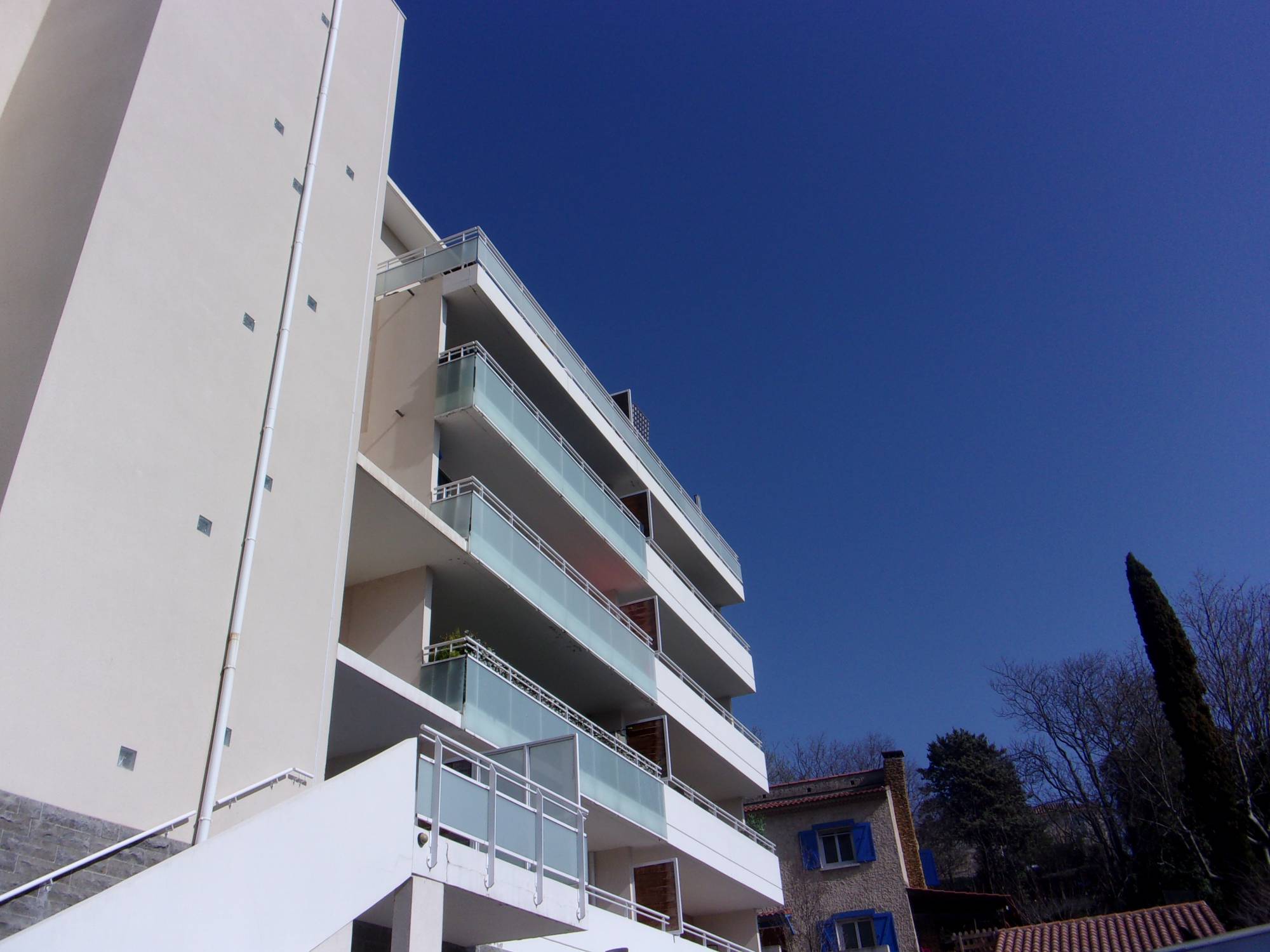 résidence récente 2014 A vendre Type 3 de 58 m² avec terrasse de place de parking privative + garage Le Merlan / Sainte Marthe 13014 Marseille