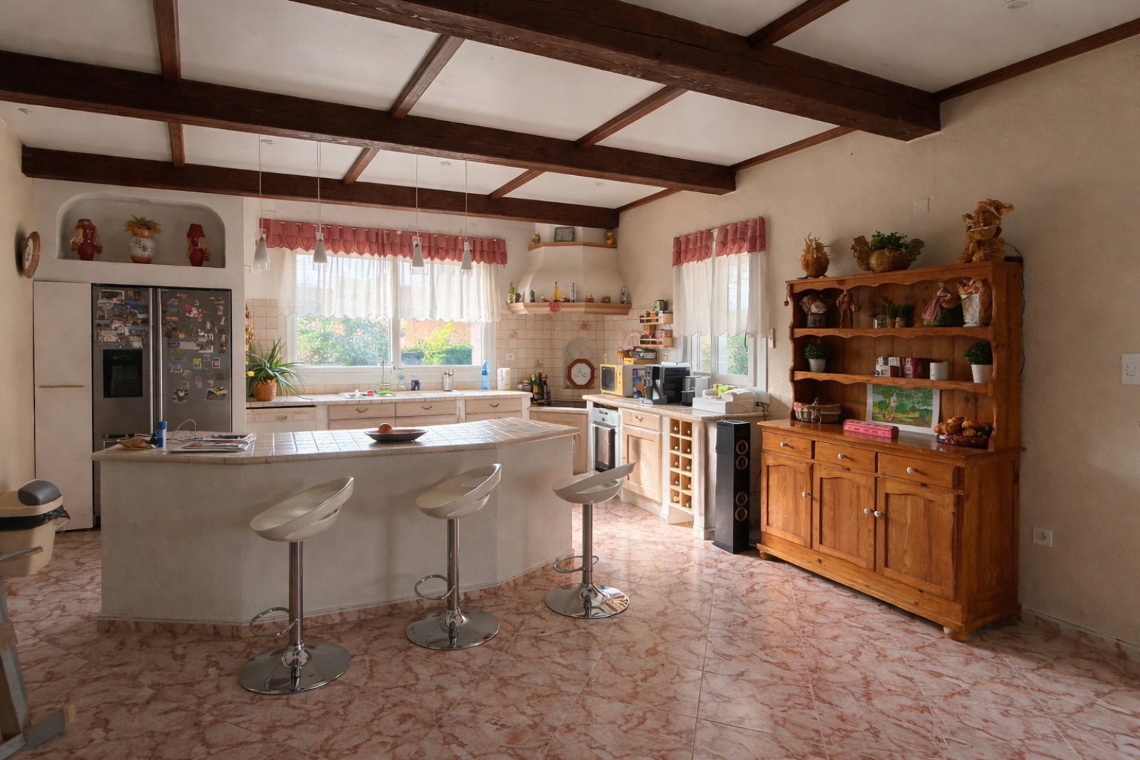 À VENDRE – Maison familiale 3 chambres piscine et annexes extérieures sur 2 000 m² de terrain  Marseille 1301​4