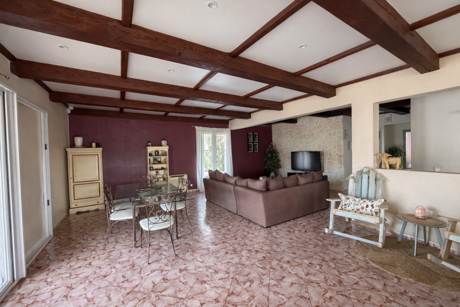 À VENDRE – Maison familiale 3 chambres piscine et annexes extérieures sur 2 000 m² de terrain  Marseille 1301​4