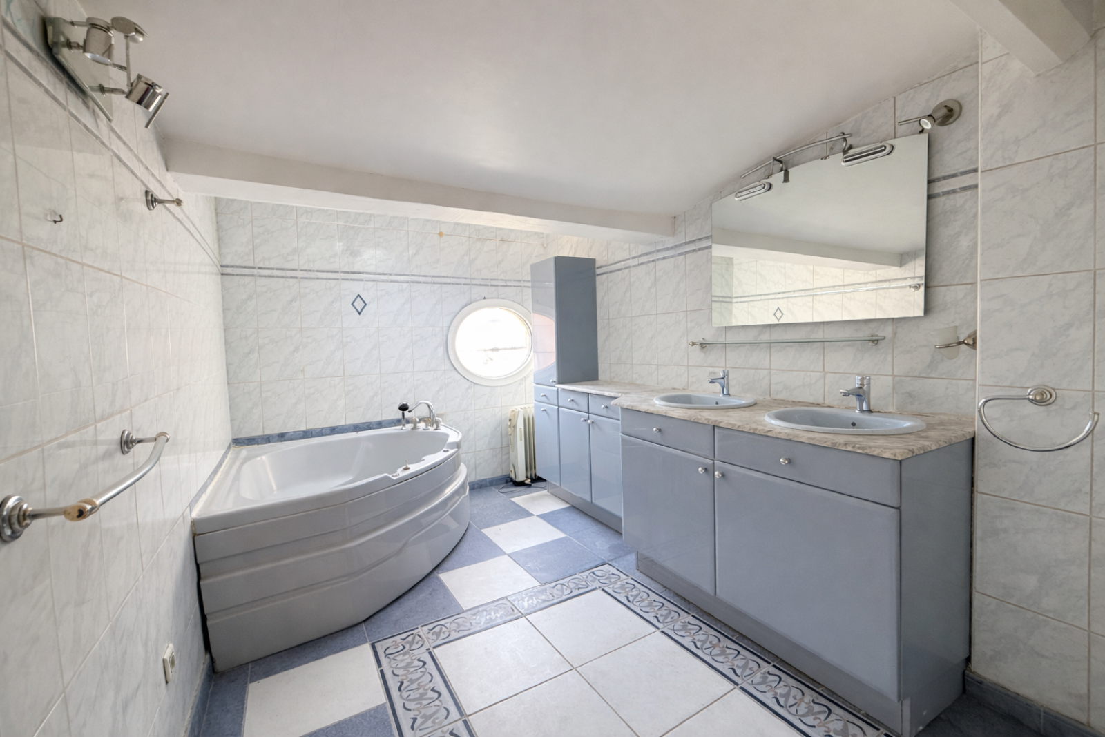 A vendre maison de ville quartier Malpassé lumineuse et au calme 13013 Marseille 