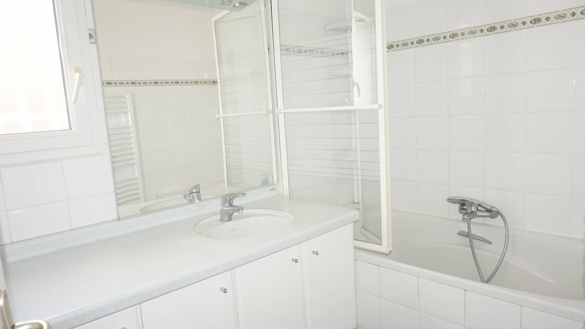 Maison plan de cuques 13380 sur une parcelle de 268 m²