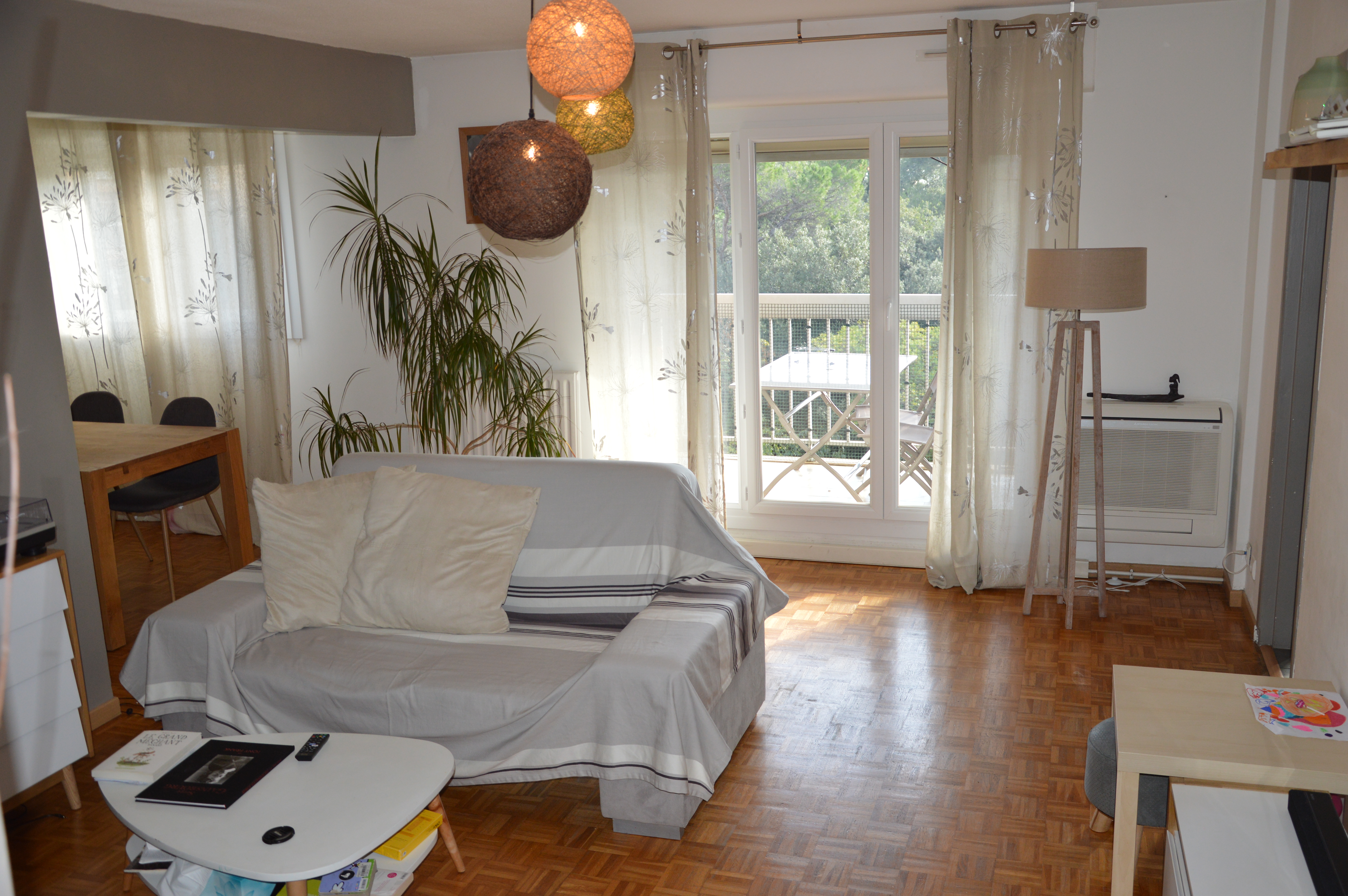 13011 VENTE APPARTEMENT TYPE 5 AVEC 3 CHAMBRES SEJOUR ET SALLE A MANGER 13011 MARSEILLE