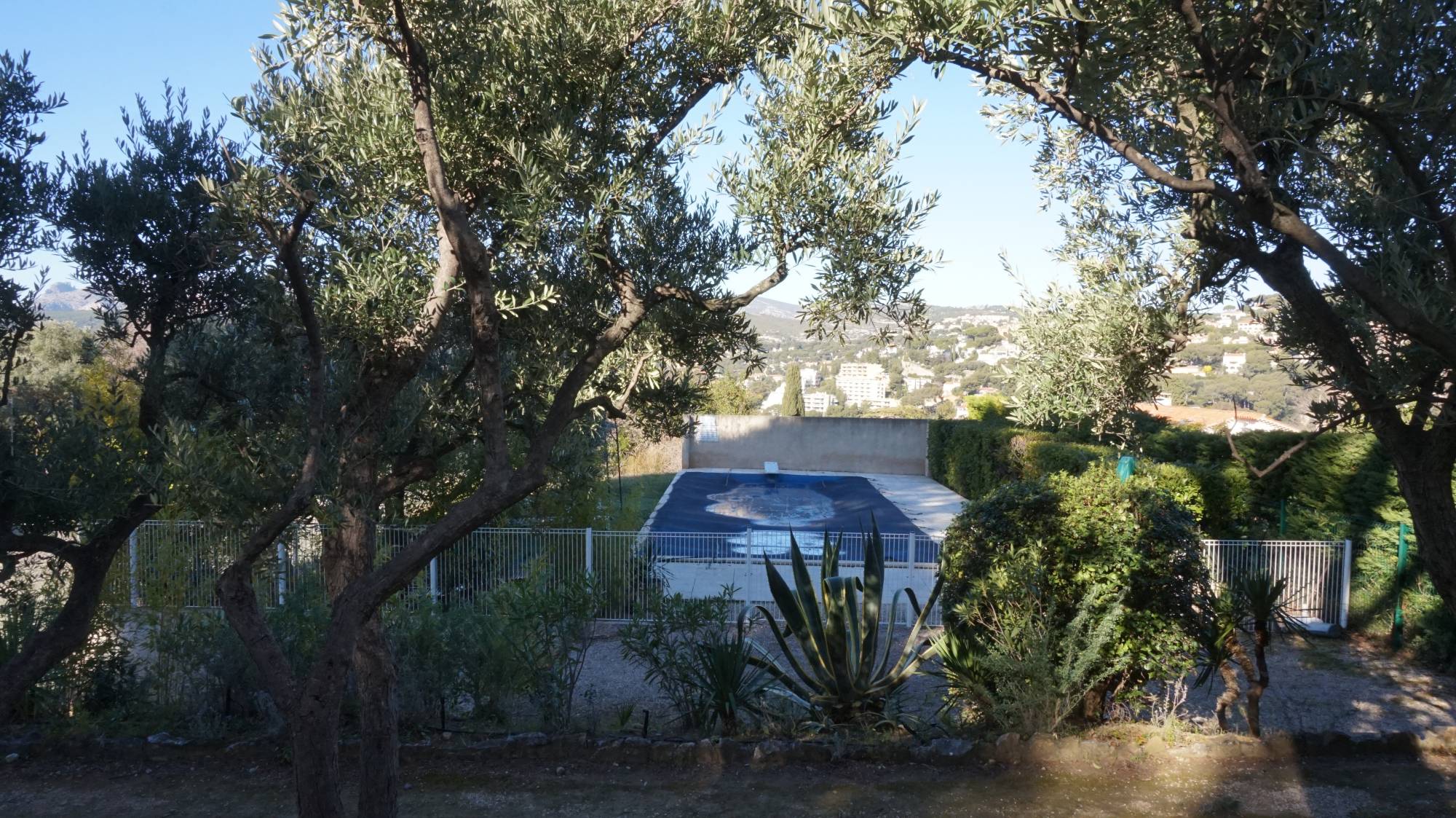 DANS UNE MAISON DE MAITRE A VENDRE TYPE 3 57 M² AVEC TERRASSE DE 18 M² VUE EXCEPTIONNELLE