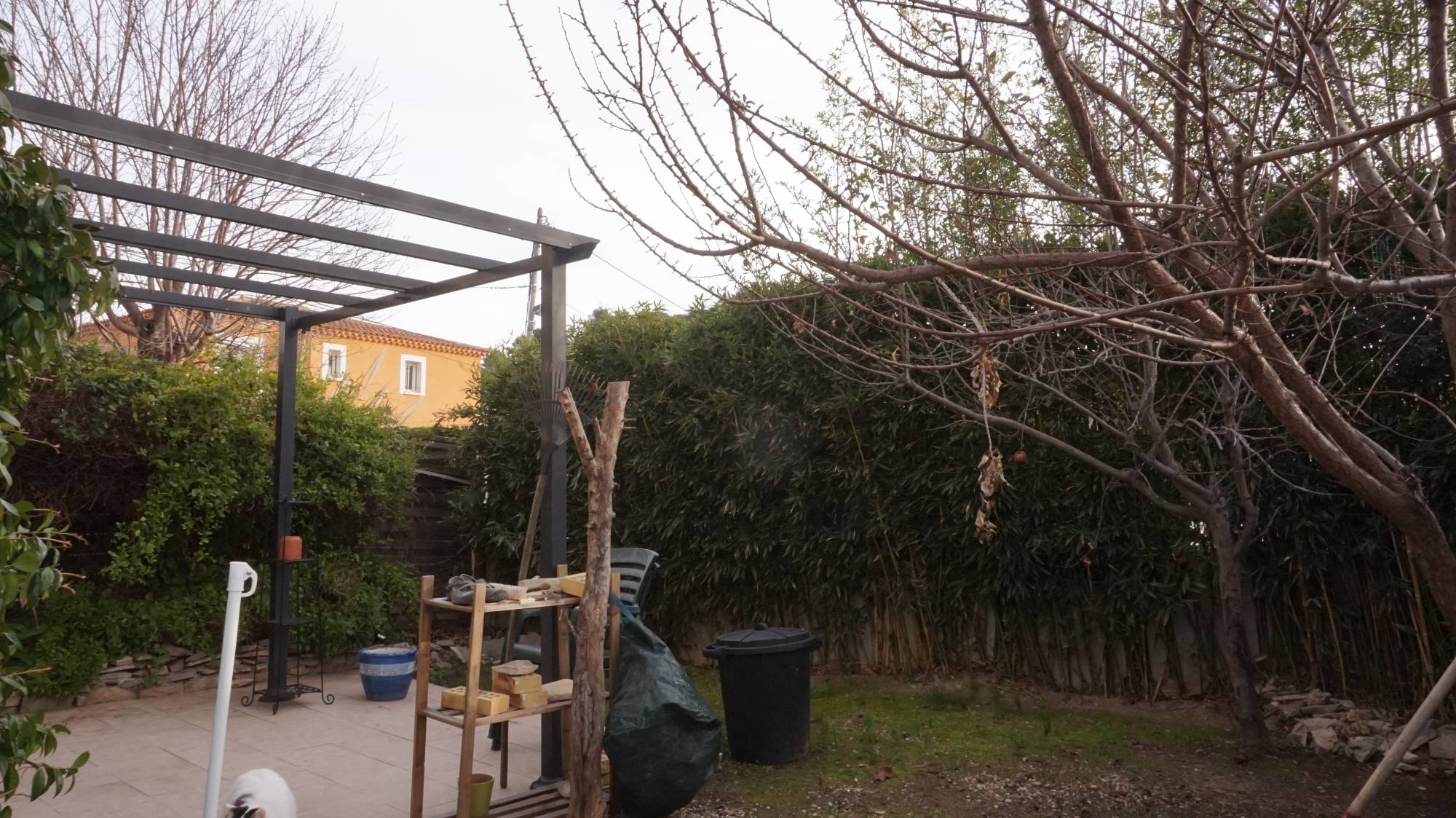 à vendre maison de ville les caillols 13012 Marseille avec garage et petit jardin