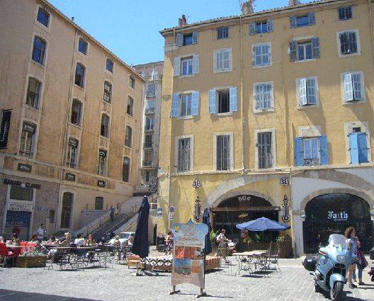 A vendre 13001 Vieux Port/Place aux huiles T1/2 de 40 m²