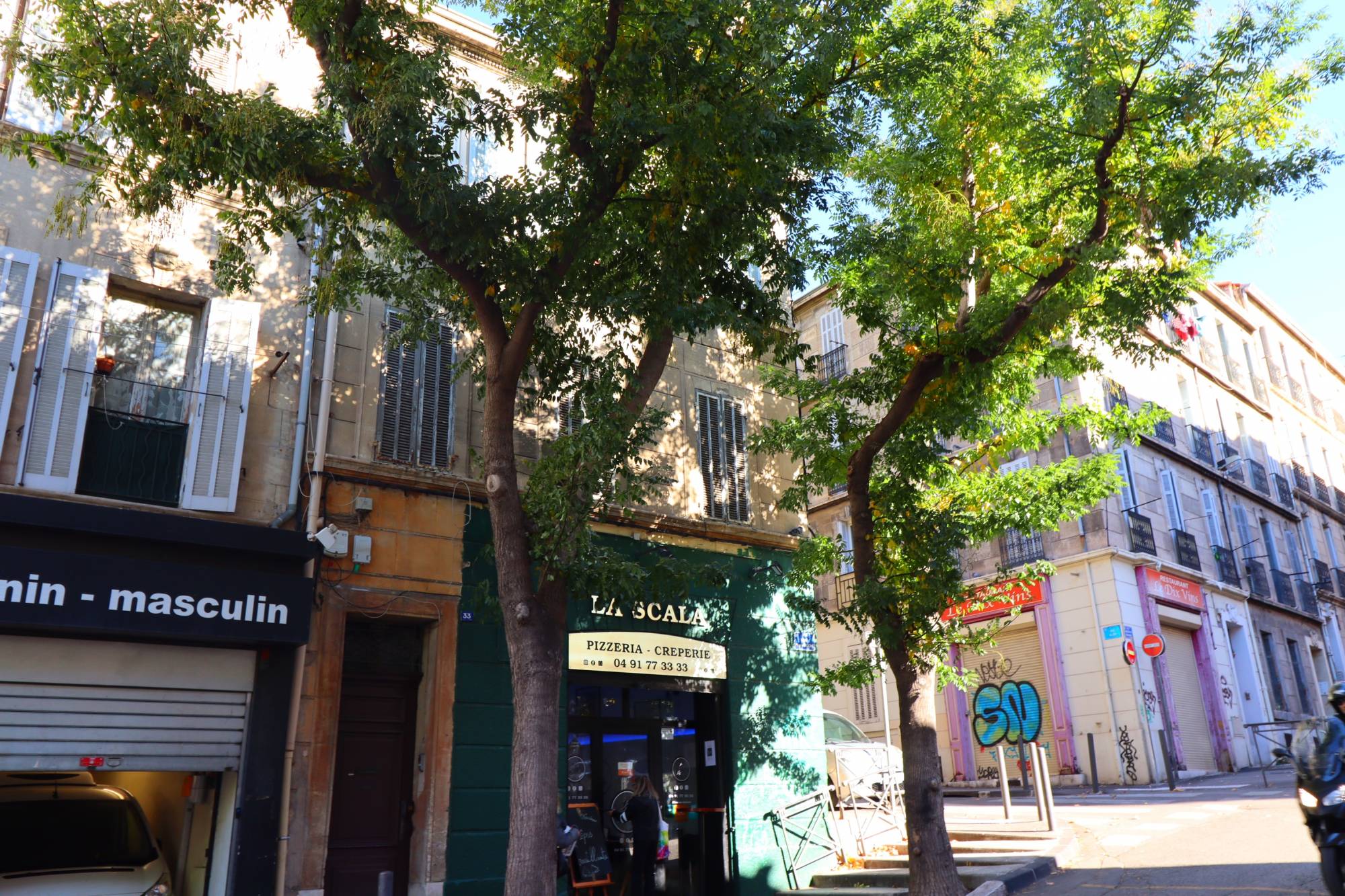 A l'achat appartement à rénover avec potentiel et idéalement situé au Chartreux 13004 Marseille