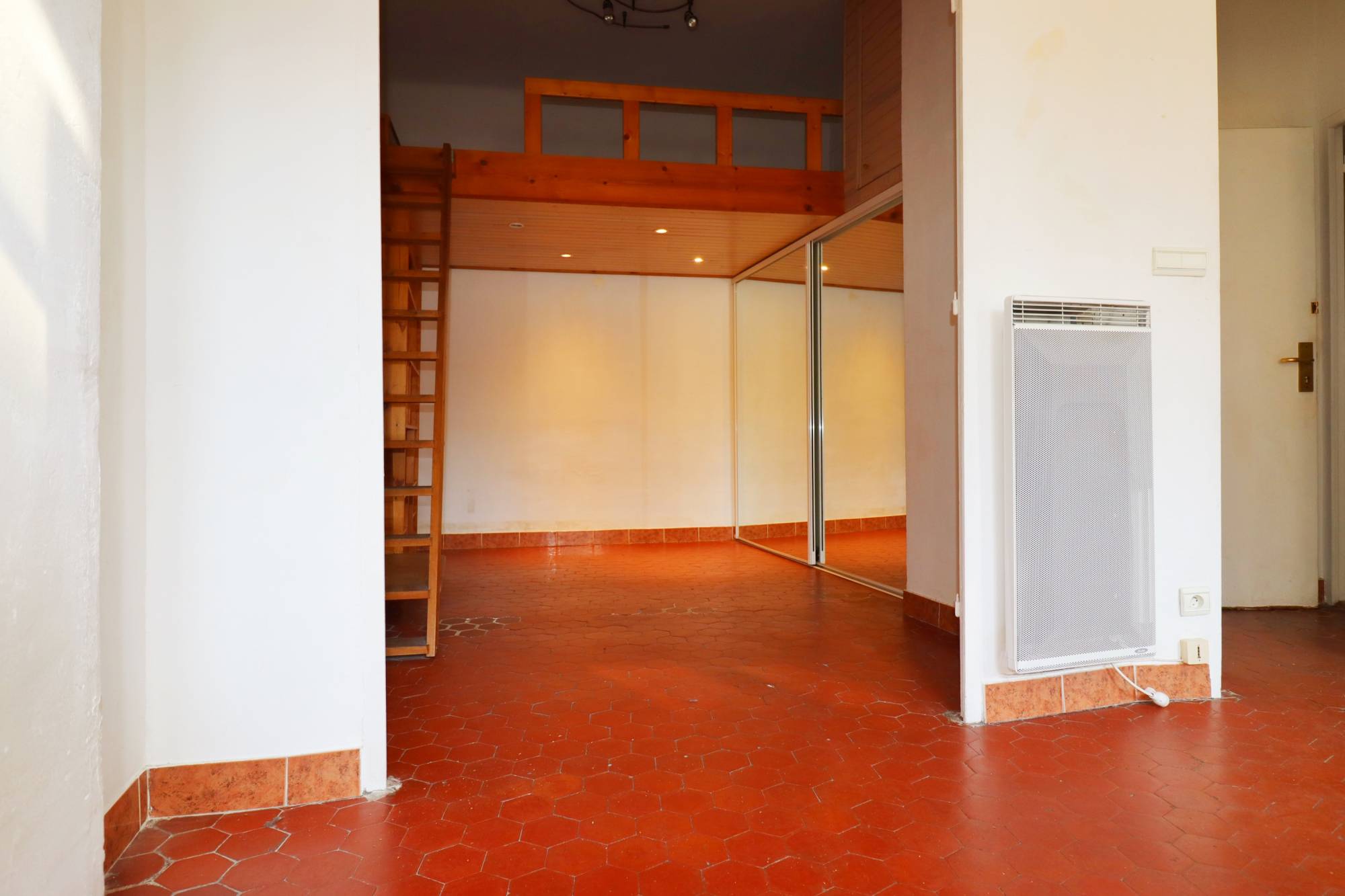 A vendre appartement de type 1 / 2 de 35 m2 Secteur Timone 13005 Marseille