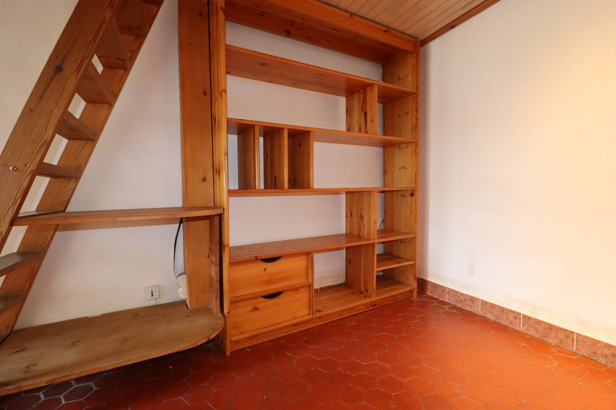 Investissement locatif  A vendre appartement de type 1 / 2 de 35 m2 Secteur Timone 13005 Marseille