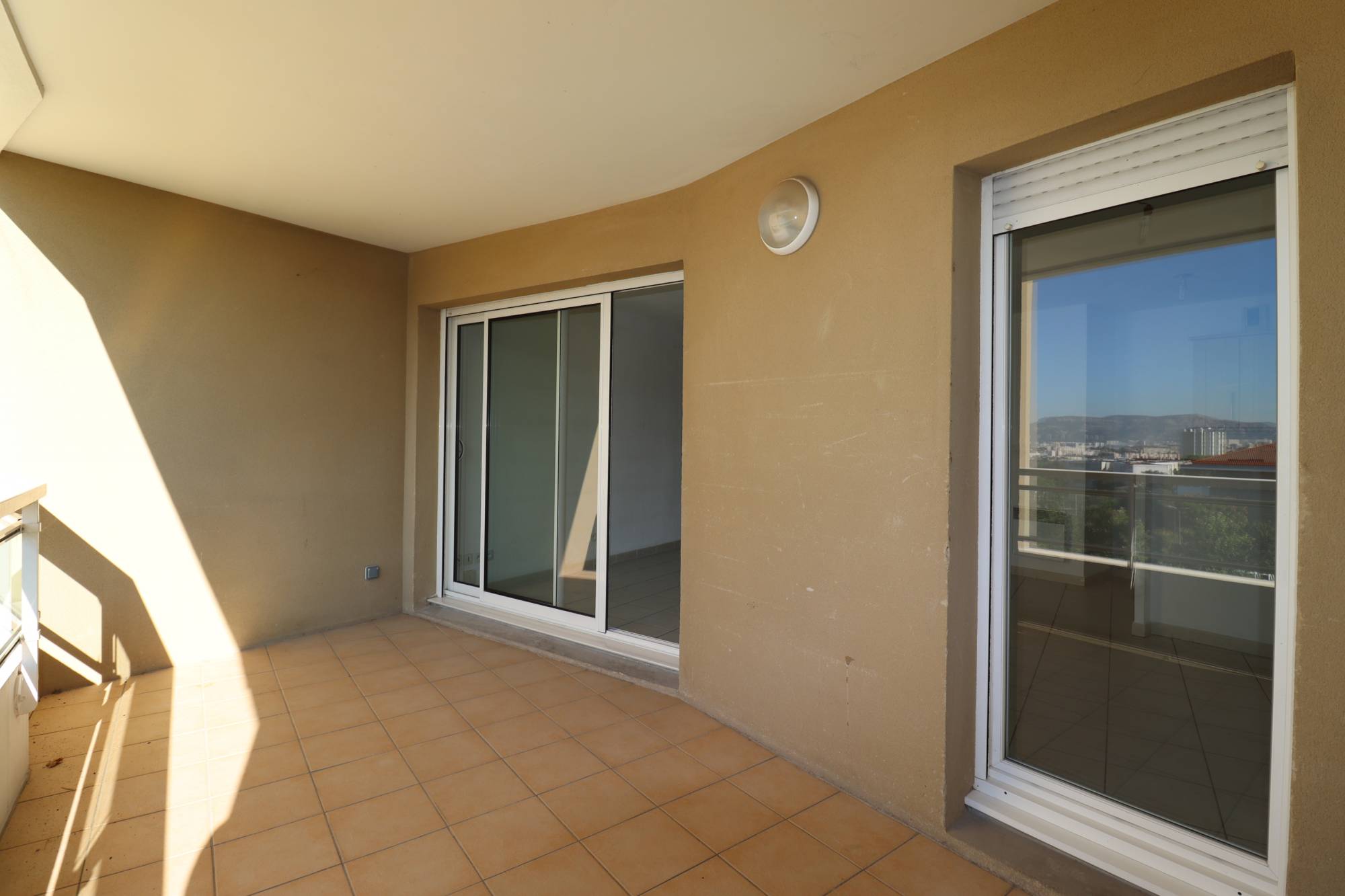 A vendre appartement 3 pièces 68 m² avec terrasse et garage double La fourragère / Saint Jean du désert 13012 Marseille