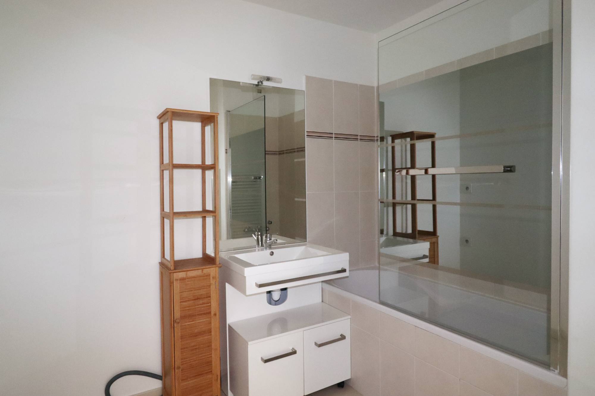 A vendre appartement 3 pièces de 54 m² avec terrasse et place de parking proche Bois Lemaitre 13012 Marseille
