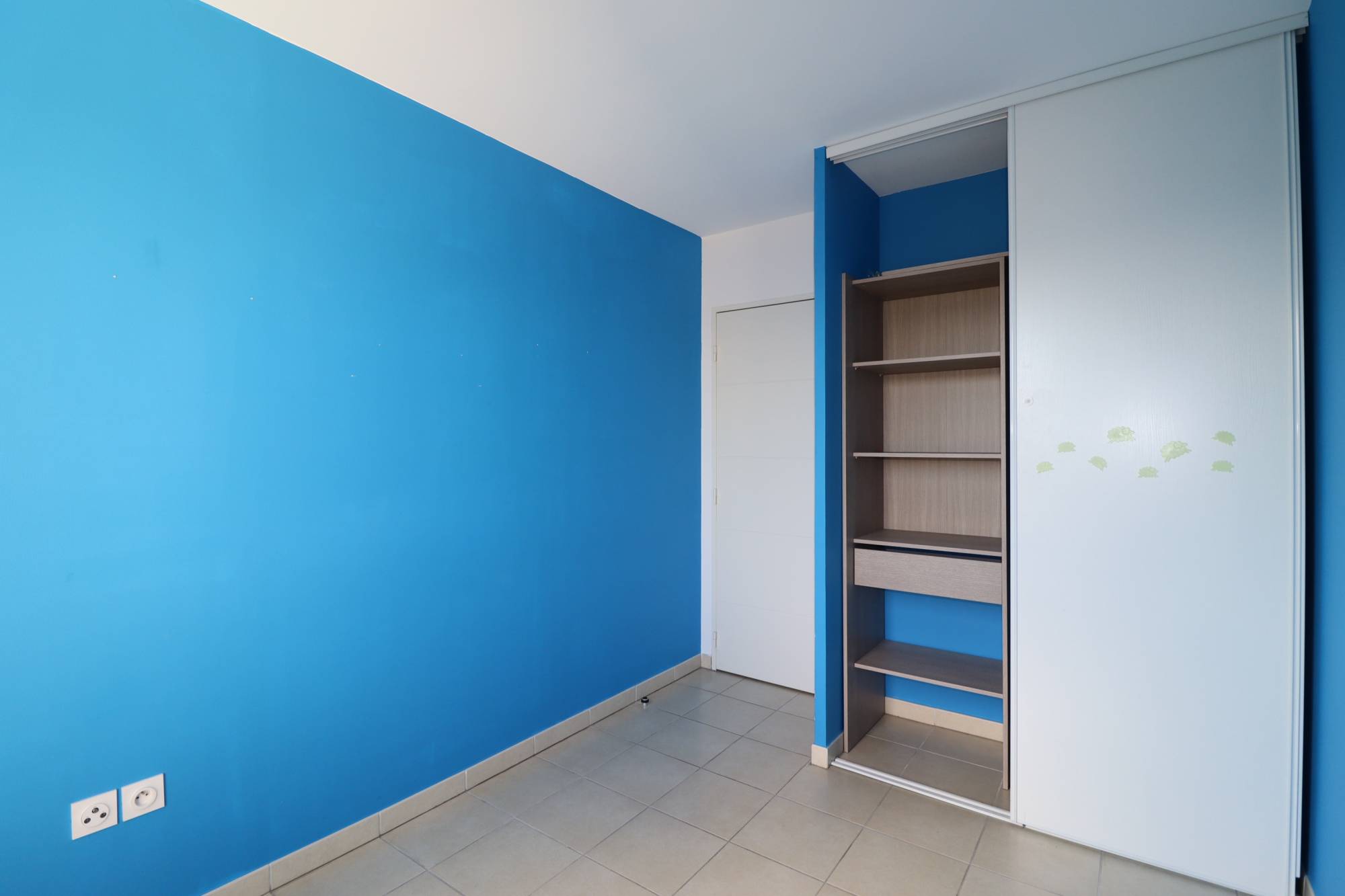 A vendre appartement 3 pièces de 54 m² avec terrasse et place de parking proche Bois Lemaitre 13012 Marseille