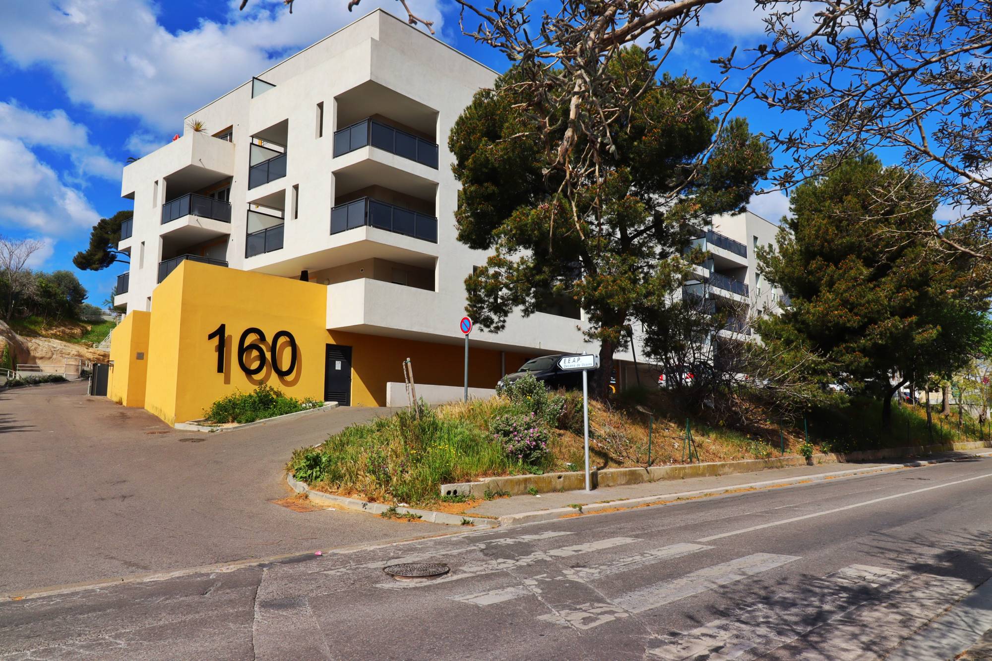 A vendre appartement 3 pièces de 54 m² avec terrasse et place de parking proche Bois Lemaitre 13012 Marseille
