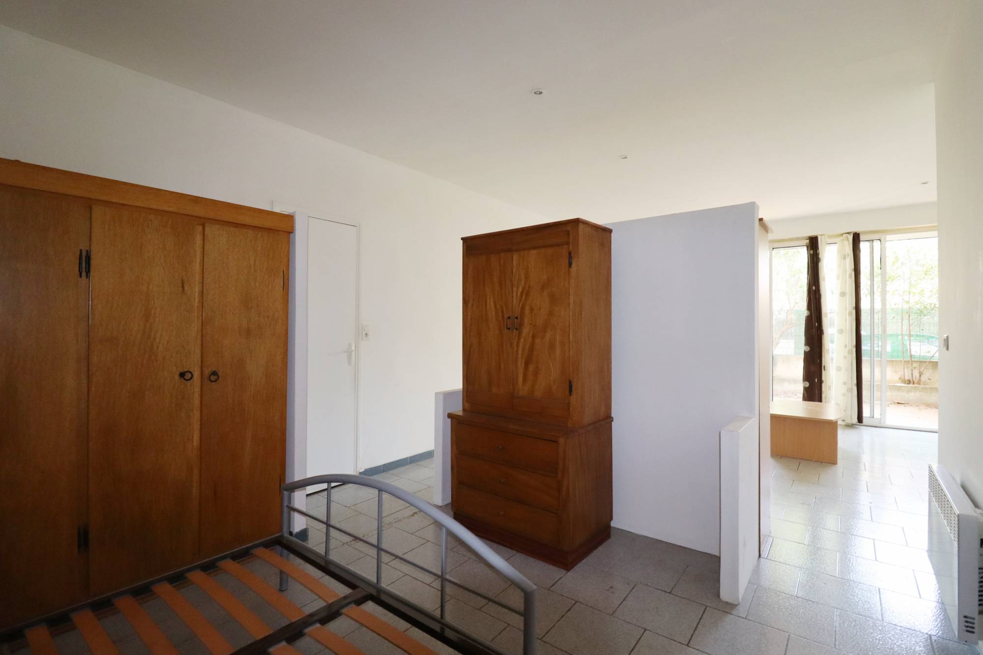 A vendre appartement 1 pièce de 40 m² en rez de jardin avec terrasse de 21 m² Montolivet 13012 Marseille