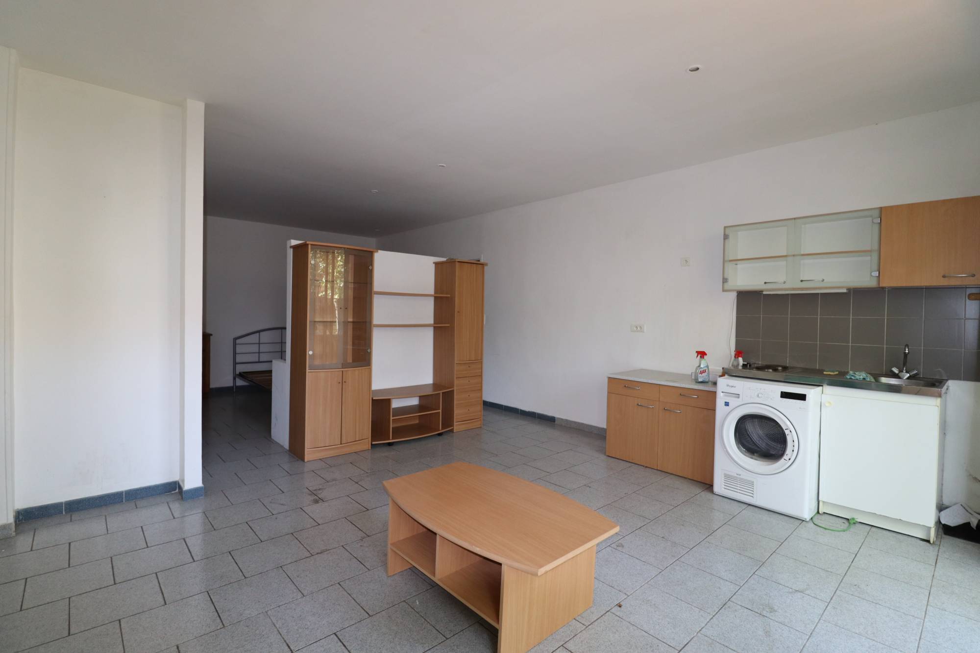A vendre appartement 1 pièce de 40 m² en rez de jardin avec terrasse de 21 m² Montolivet 13012 Marseille