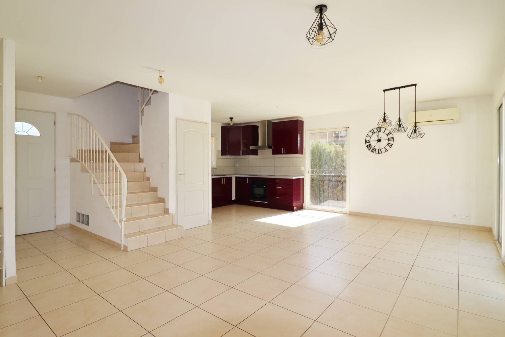 A vendre charmante maison type 4 avec terrasse 13380 Plan de cuques