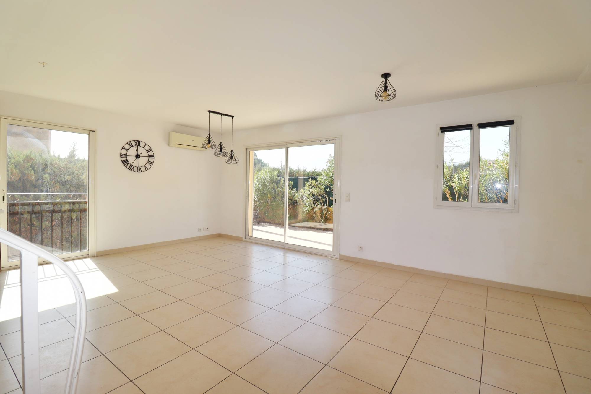 A vendre charmante maison type 4 avec terrasse 13380 Plan de cuques