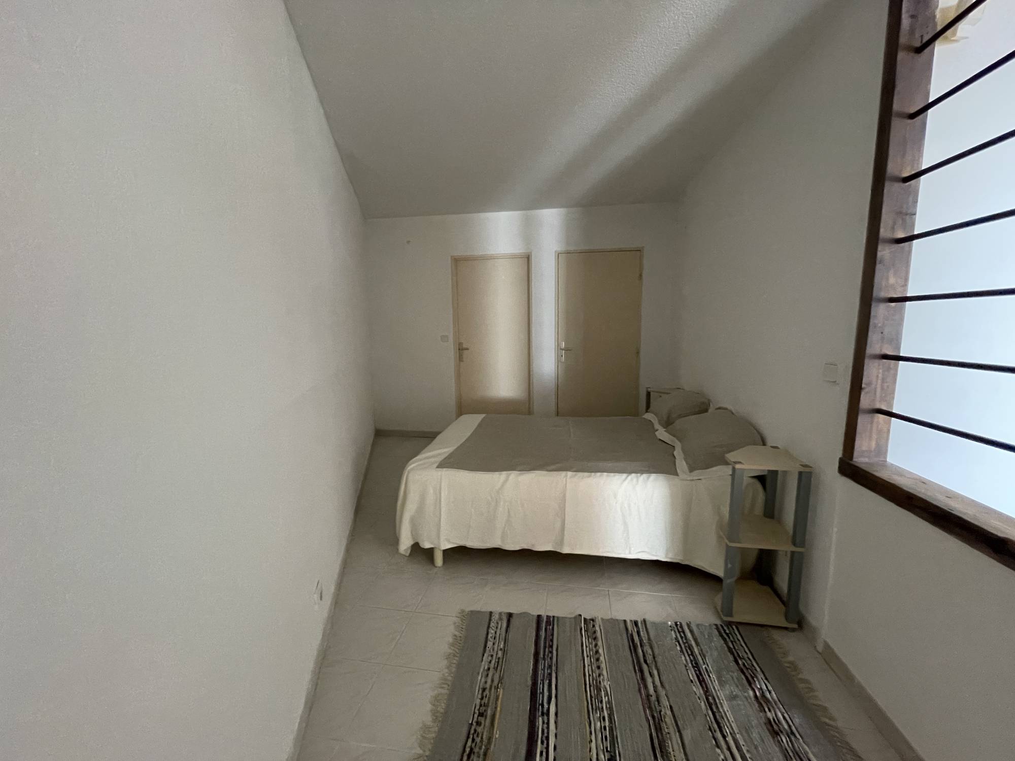 A vendre appartement 2 pièces de 50 m² avec terrasse, place de parking privative et cave, magnifique vue mer  06240 Beausoleil