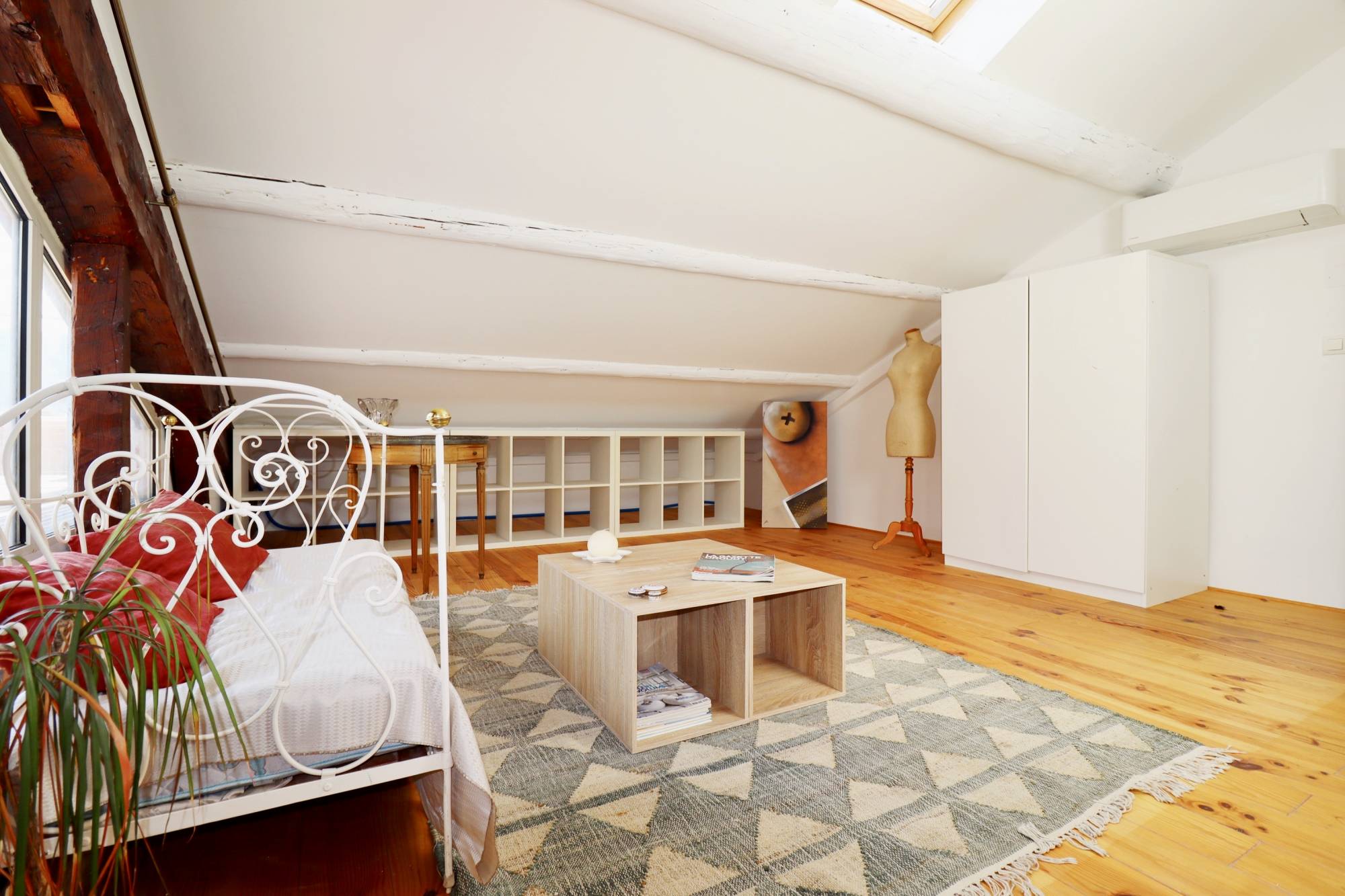 Rare à la vente, un loft entièrement rénové sur le secteur de la Valentine 13011 Marseille
