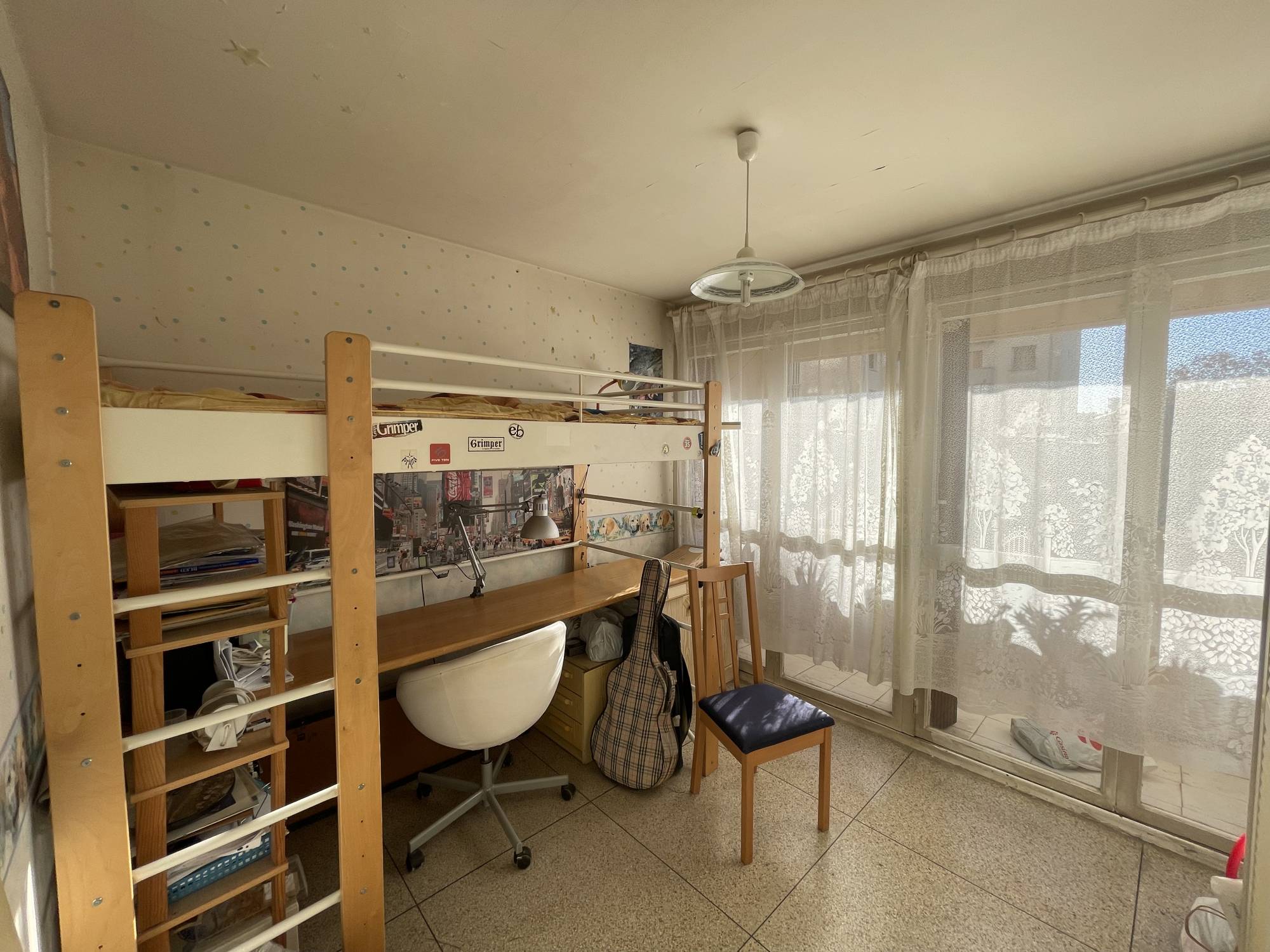 chambre 1 A vendre appartement 4 pièces de 72 m² avec 3 chambres, place de parking privative et loggia Gare de la Blancarde / Saint Pierre 13005 Marseille