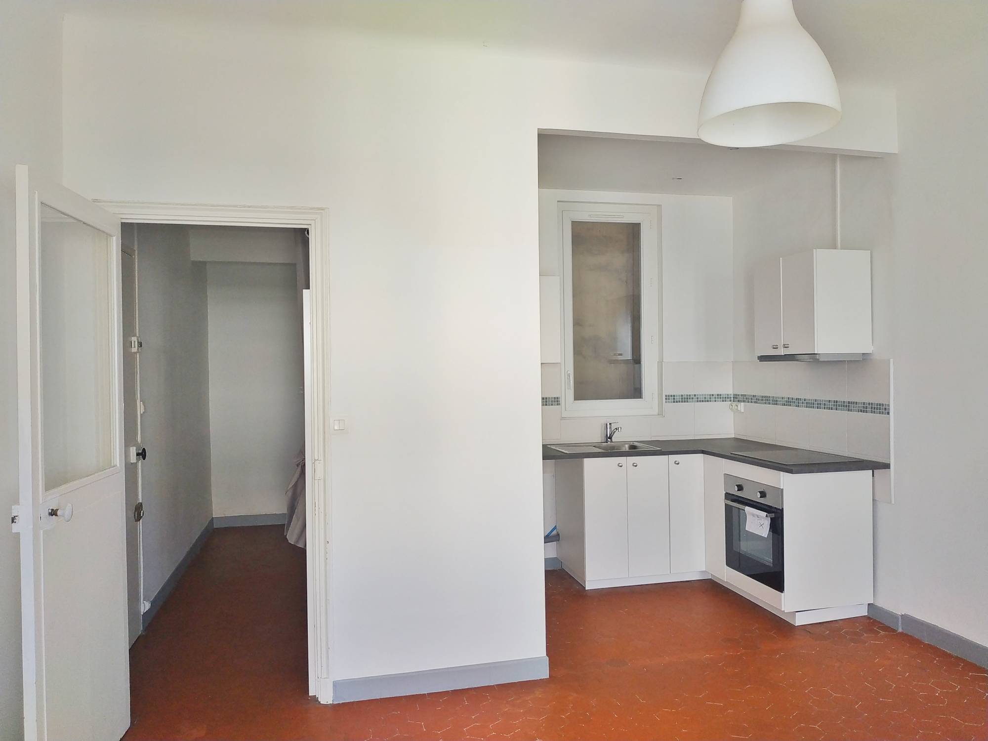 A vendre appartement 2 pièces de 42 m² rénové quartier Joliette 13002 Marseille