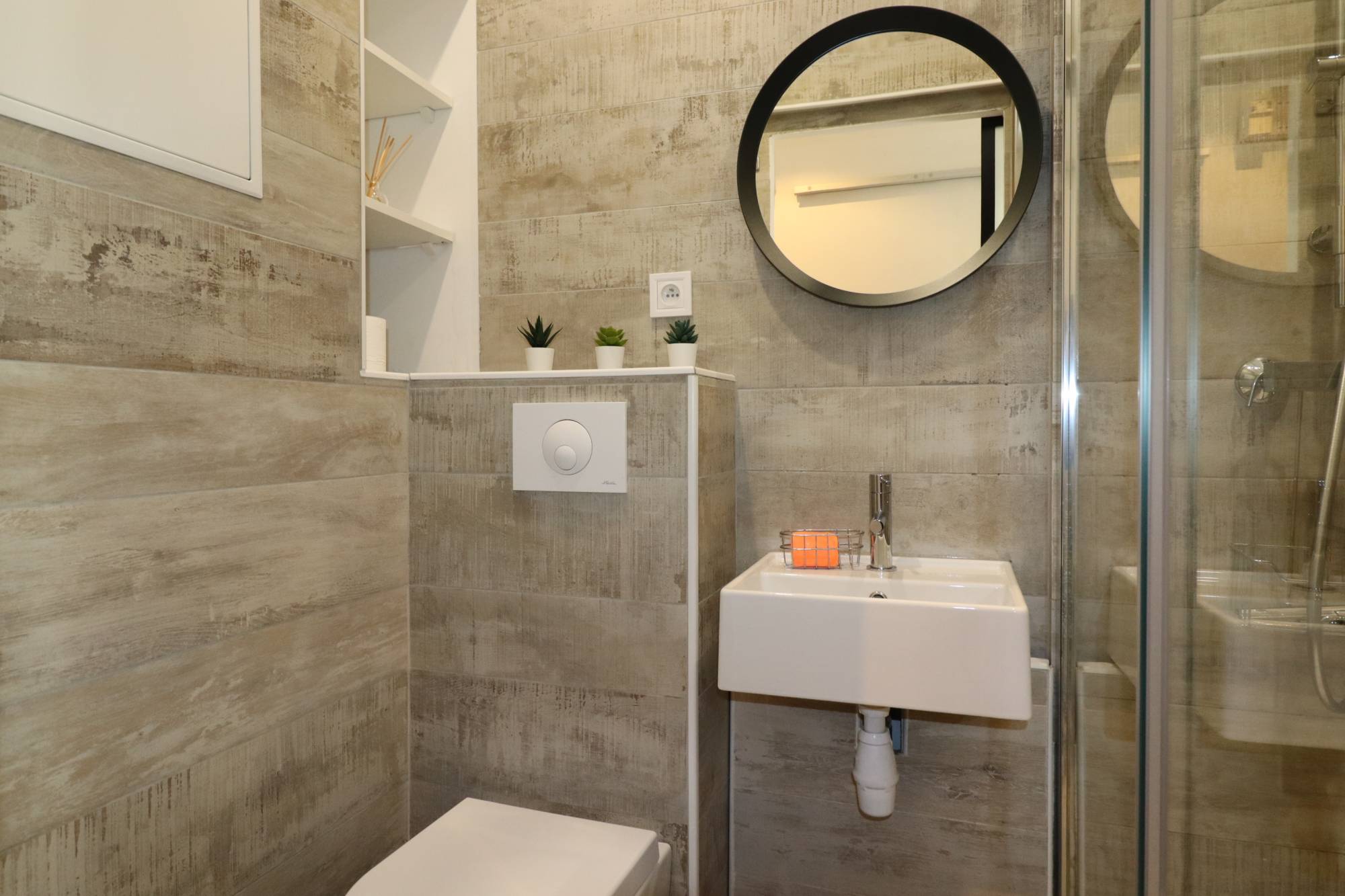 A vendre quartier de Lodi, proche des commerces et des transports, dans bel immeuble bien entretenu avec partie commune rénovée, en 4ème étage sans ascenseur, appartement 2 / 3 pièces de 34.88 m².