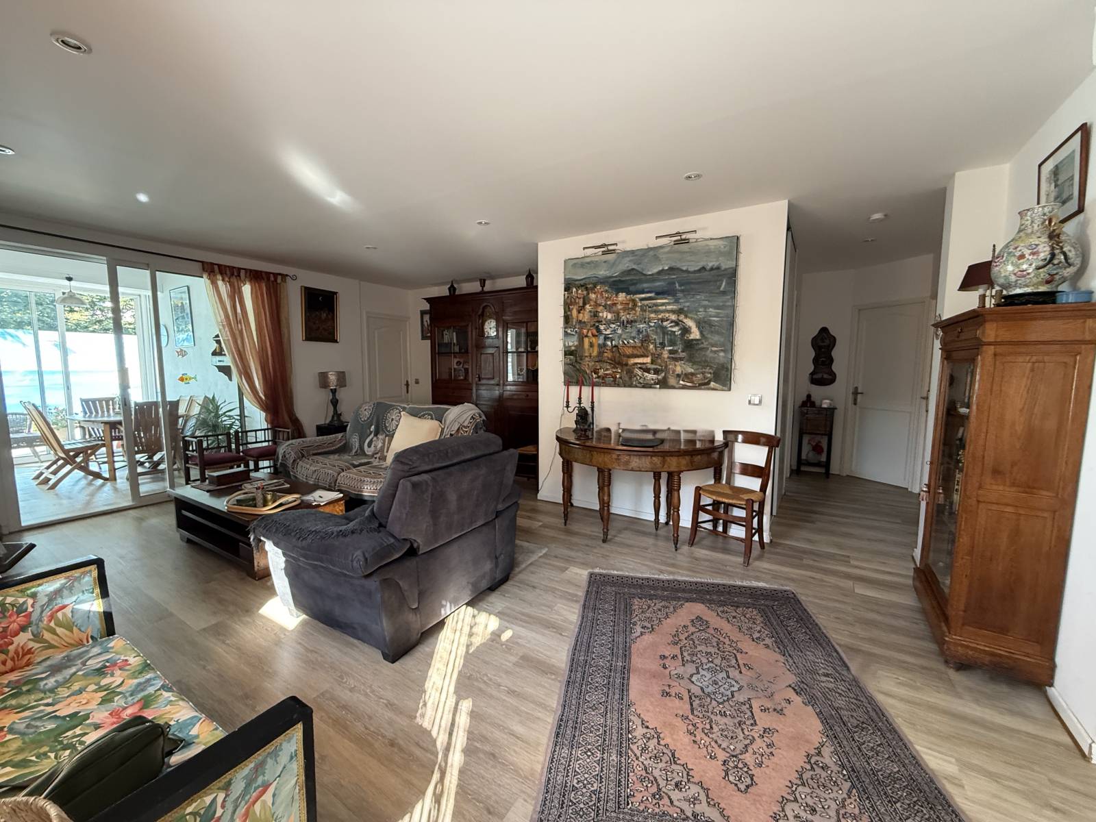 Rare à la vente - Bas de villa avec jardin, piscine et garage en plein coeur du village de Saint Barnabé 13012 Marseille
