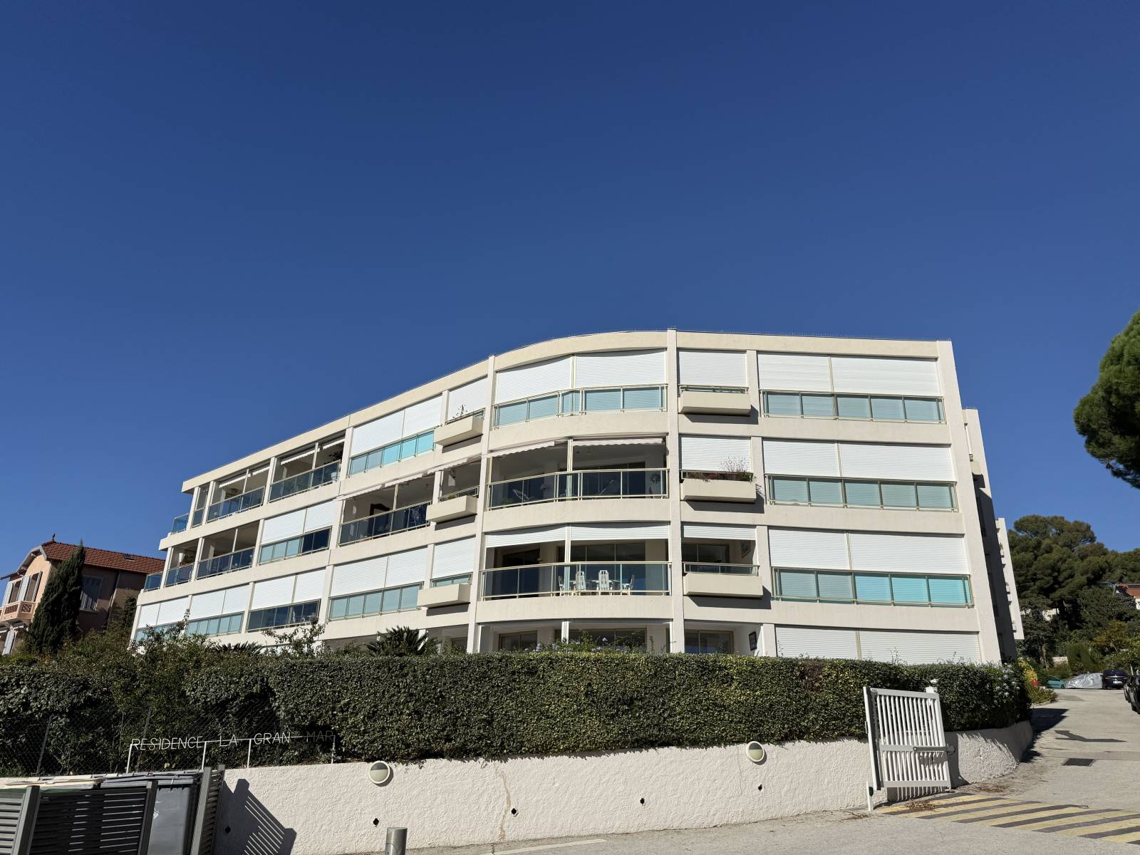 Appartement 3 pièces avec terrasse et accès privatif à la mer – Sanary-sur-Mer