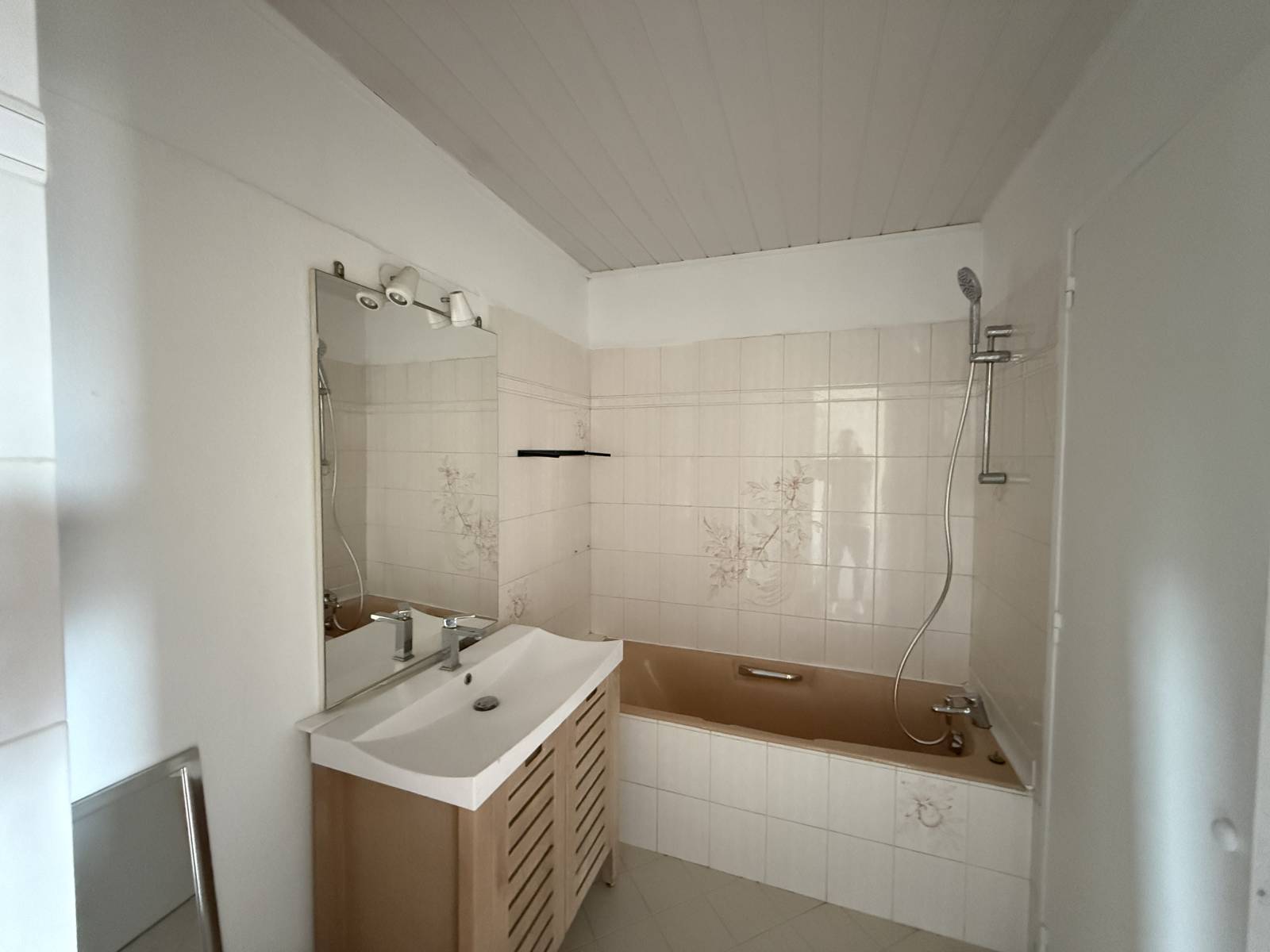 8ᵉ étage avec ascenseur, ce 3 pièces de 64,30 m²