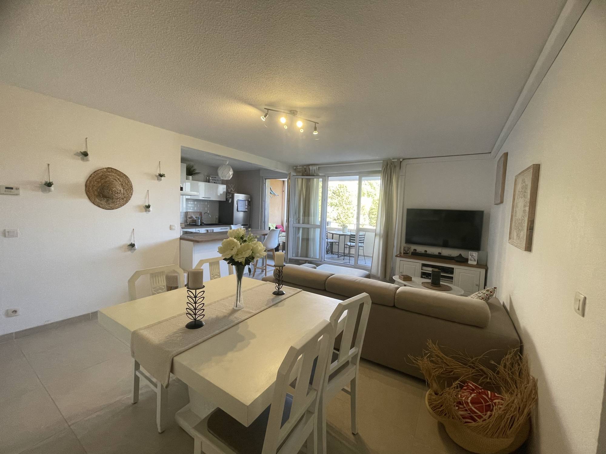 A vendre beau T3 de 68 m² avec terrasse et garage Château Gombert 13013 Marseille