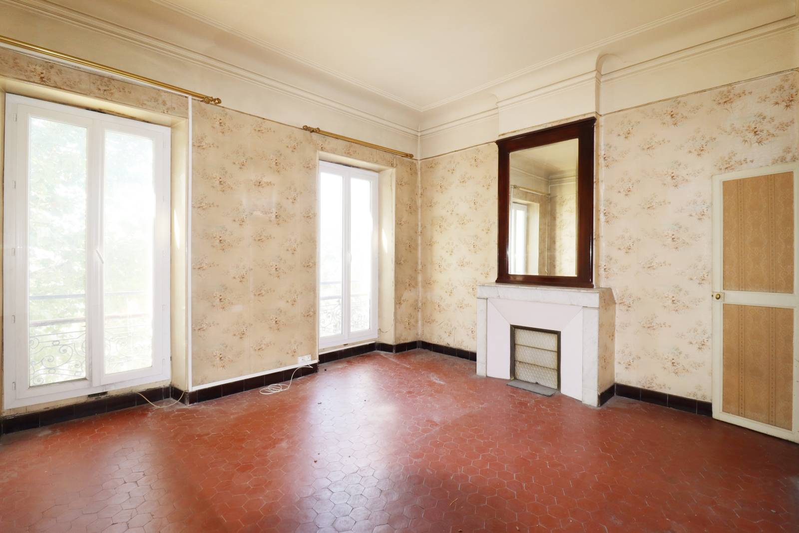 A vendre appartement à rénover entièrement Saint Charles 13001 Marseille 