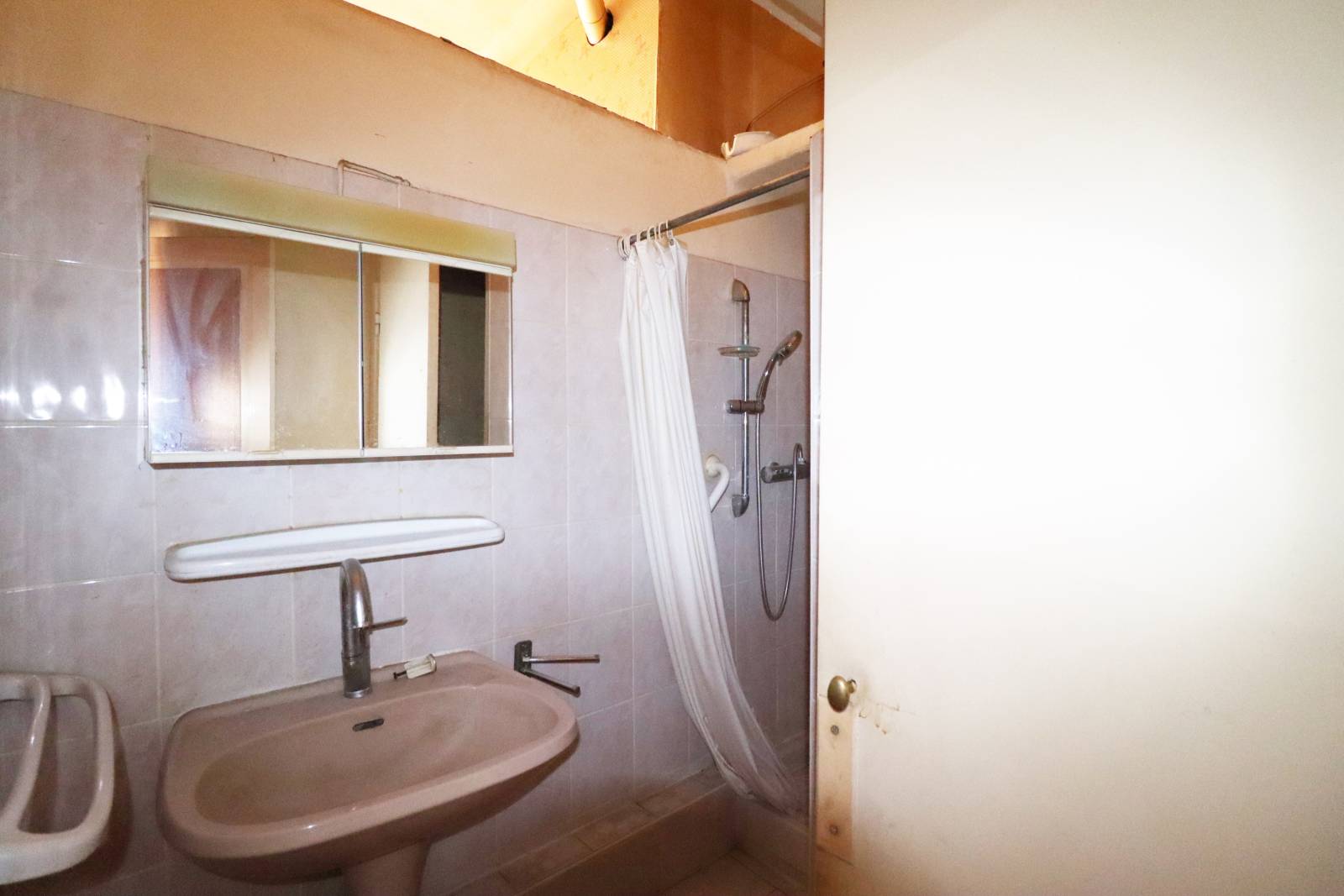 A vendre appartement à rénover entièrement Saint Charles 13001 Marseille 