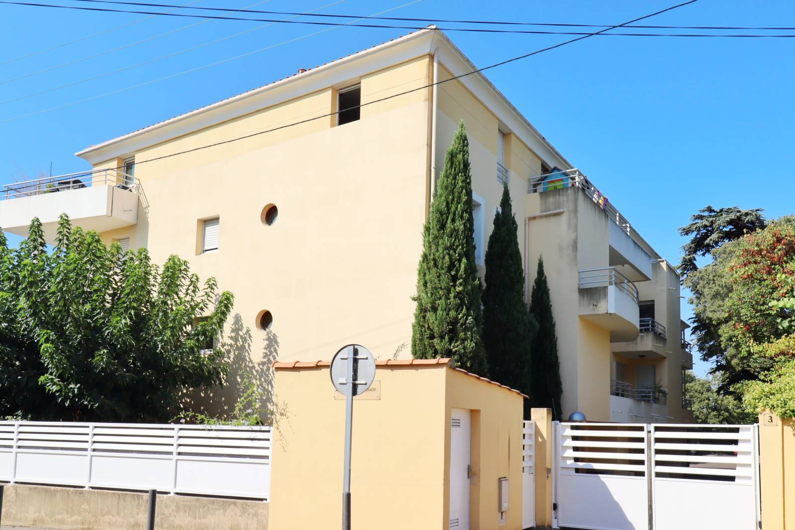 A vendre appartement 2 pièces occupé Saint Barnabé village 13012 Marseille 