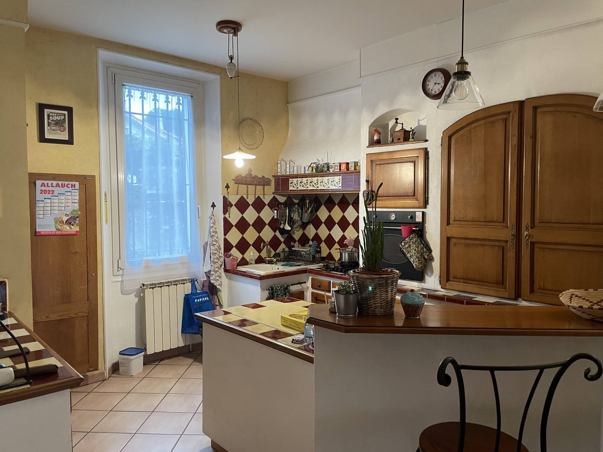 Rare à la vente, villa avec jardin, garages et piscine - Village de Bois Luzy 13012 Marseille