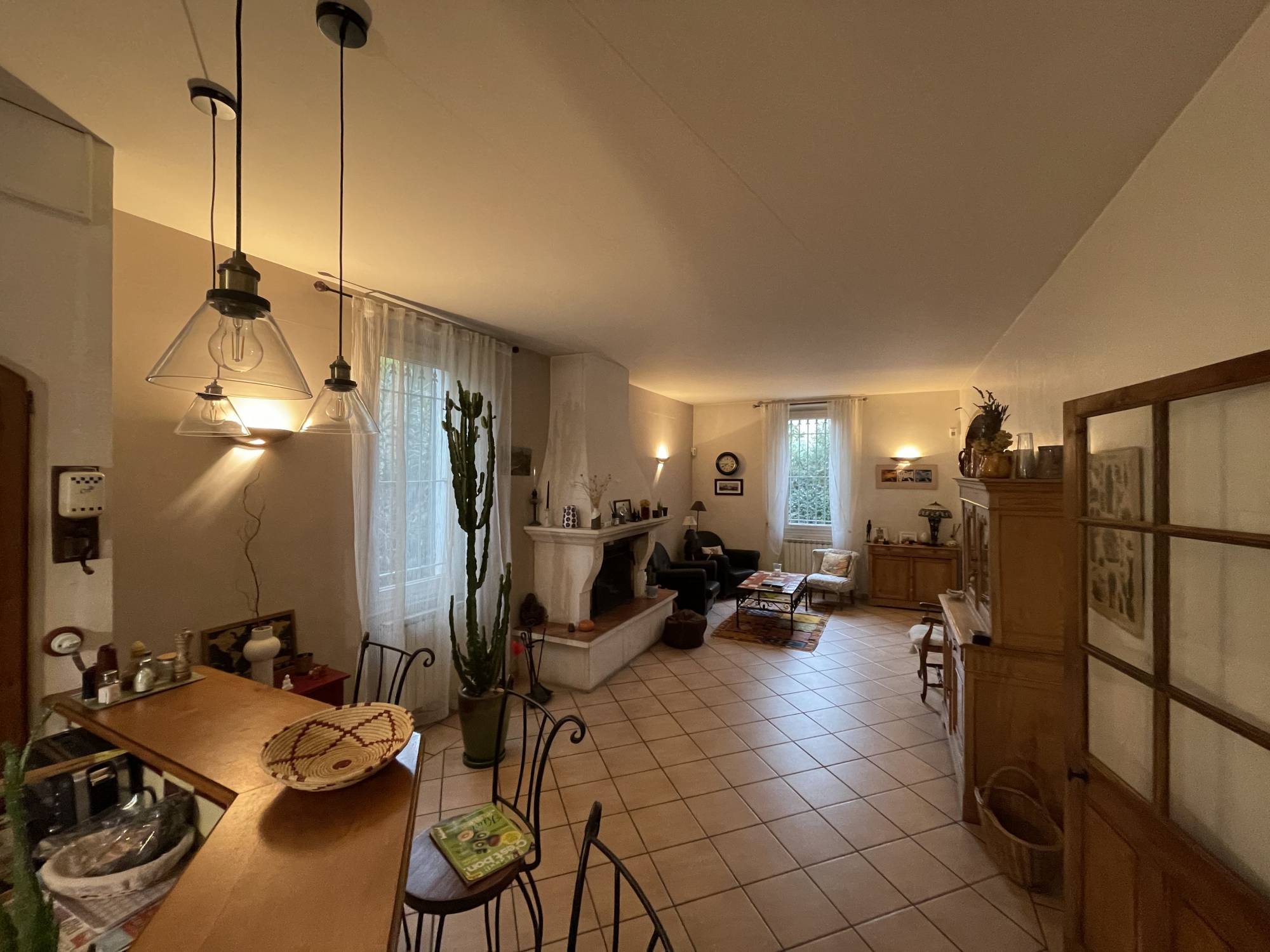 Rare à la vente, villa avec jardin, garages et piscine - Village de Bois Luzy 13012 Marseille