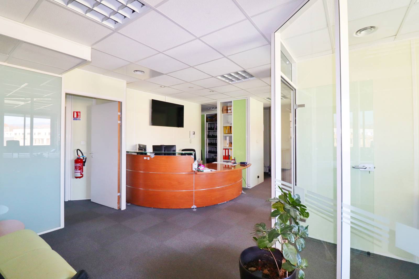  À VENDRE – Ensemble de bureaux professionnels – Marseille 3e – 485,83 m² Carrez