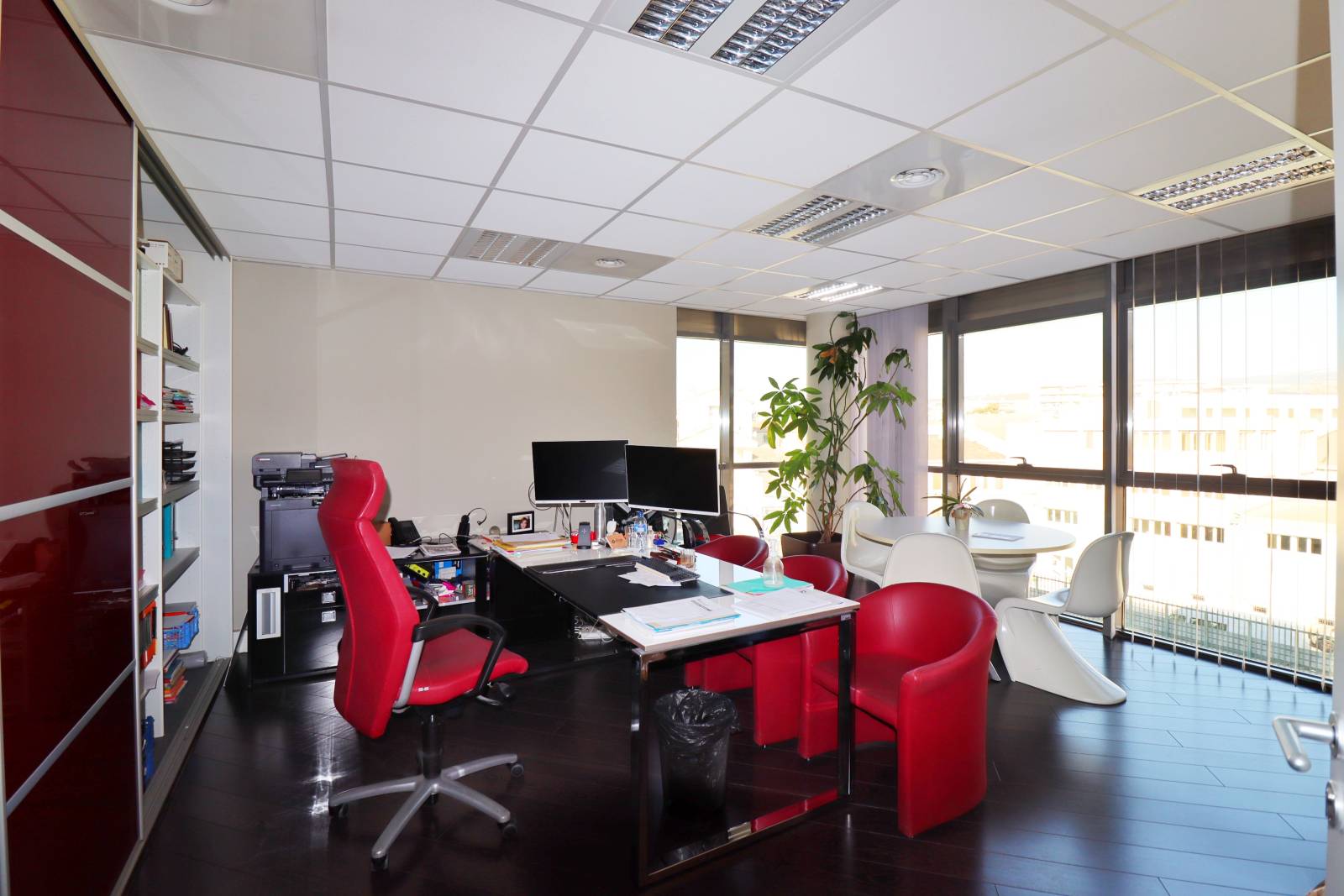  À VENDRE – Ensemble de bureaux professionnels – Marseille 3e – 485,83 m² Carrez