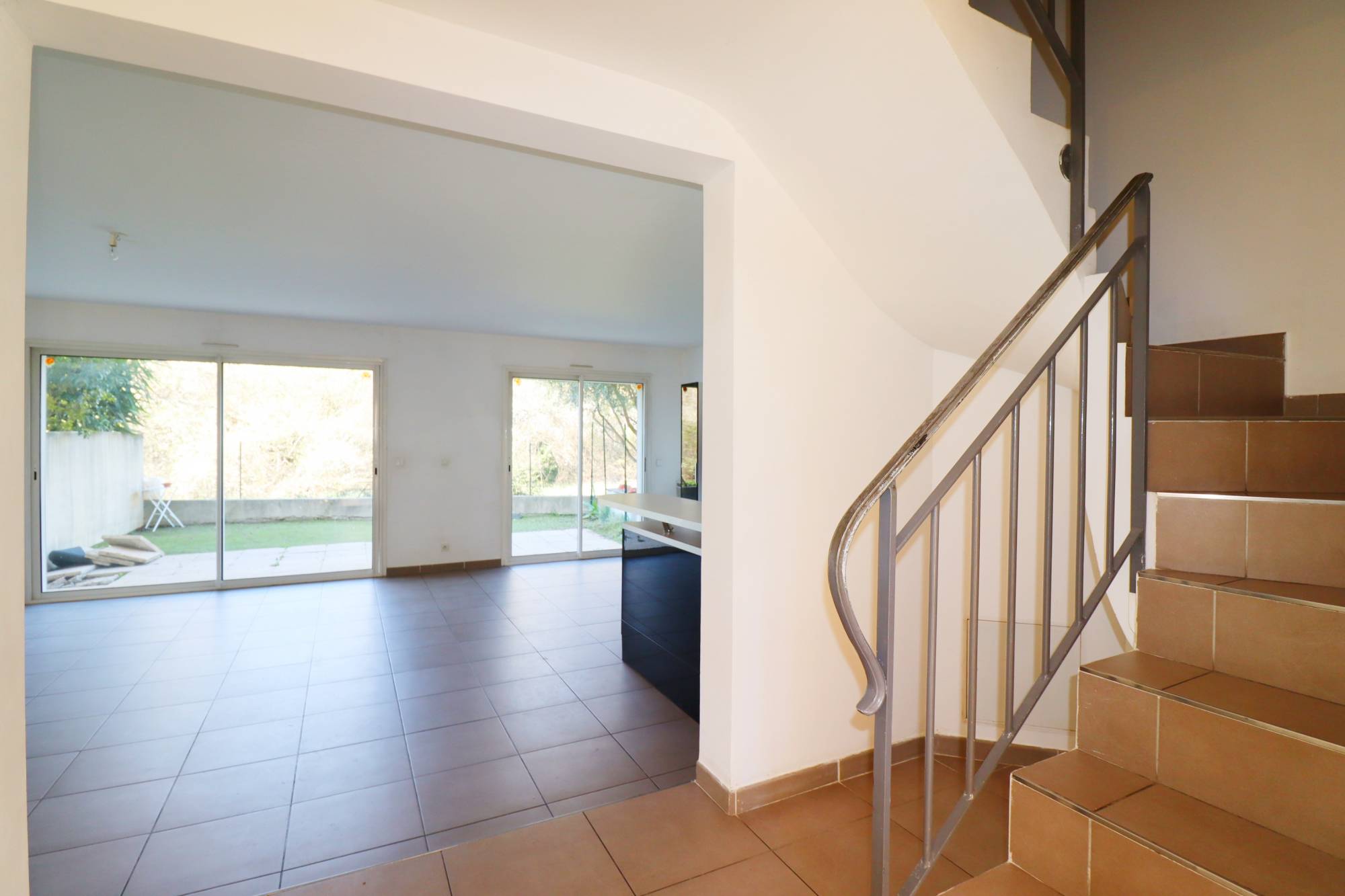 A vendre maison de 4 chambres  en R+1 avec jardin et garage proche du village des caillols 13012 Marseille